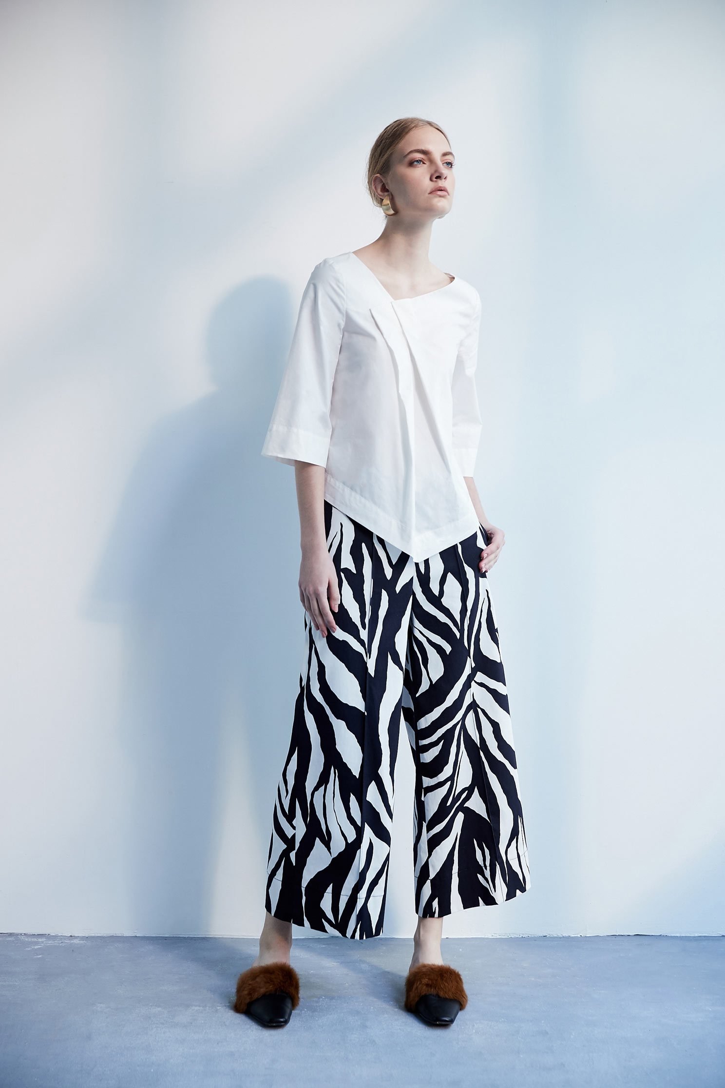 Plain classic top,top,whitetop,cotton,longsleevetop