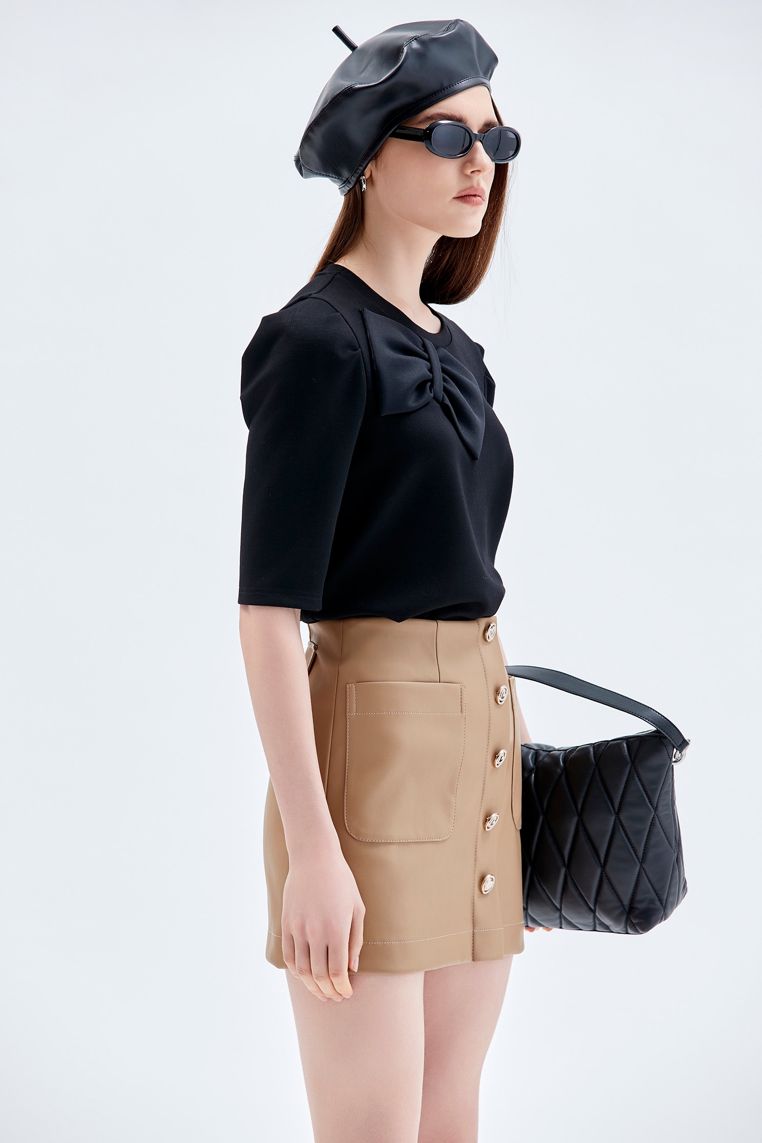 天使黑蝴蝶結單品上衣天使黑蝴蝶結單品上衣,上衣,秋冬穿搭,蝴蝶結,黑色上衣