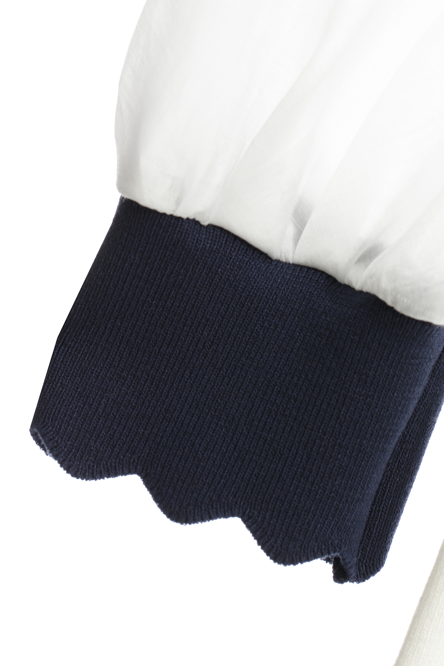 午夜藍配色收邊上衣午夜藍配色收邊上衣,上衣,人氣商品,刺繡,白色上衣,秋冬穿搭,針織,針織衫