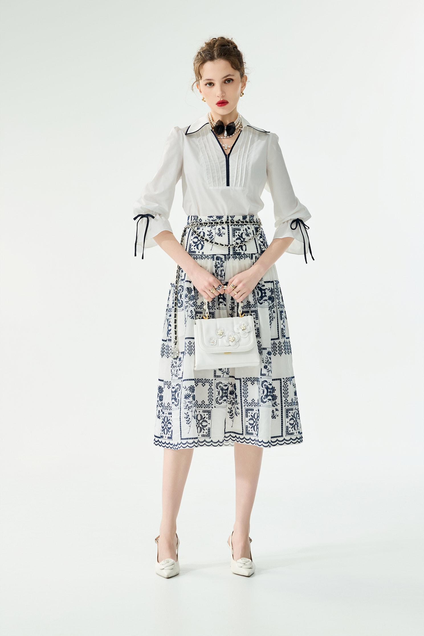 海洋洞穴色飾邊上衣海洋洞穴色飾邊上衣,V領上衣,上班OL穿搭,上衣,春夏穿搭,蝴蝶結,襯衫