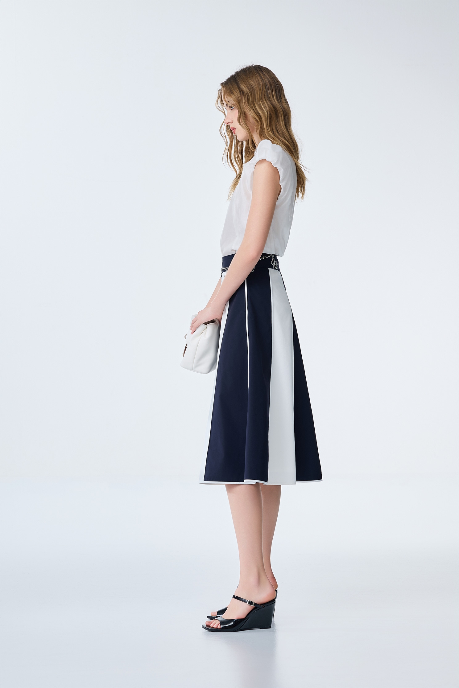 光學白造型袖絲棉上衣光學白造型袖絲棉上衣,上班OL穿搭,上衣,春夏穿搭,約會特輯