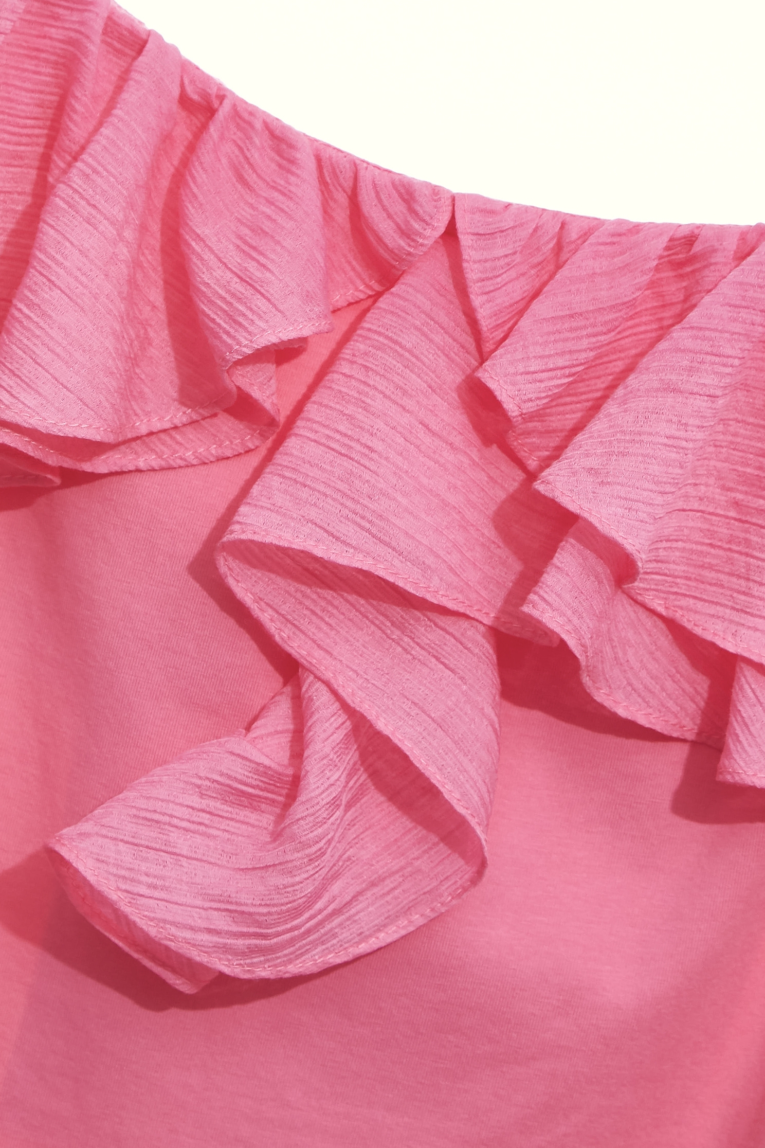 壓紋雪紡荷葉Ｔ恤上衣壓紋雪紡荷葉Ｔ恤上衣,上衣,春夏穿搭,荷葉,雪紡