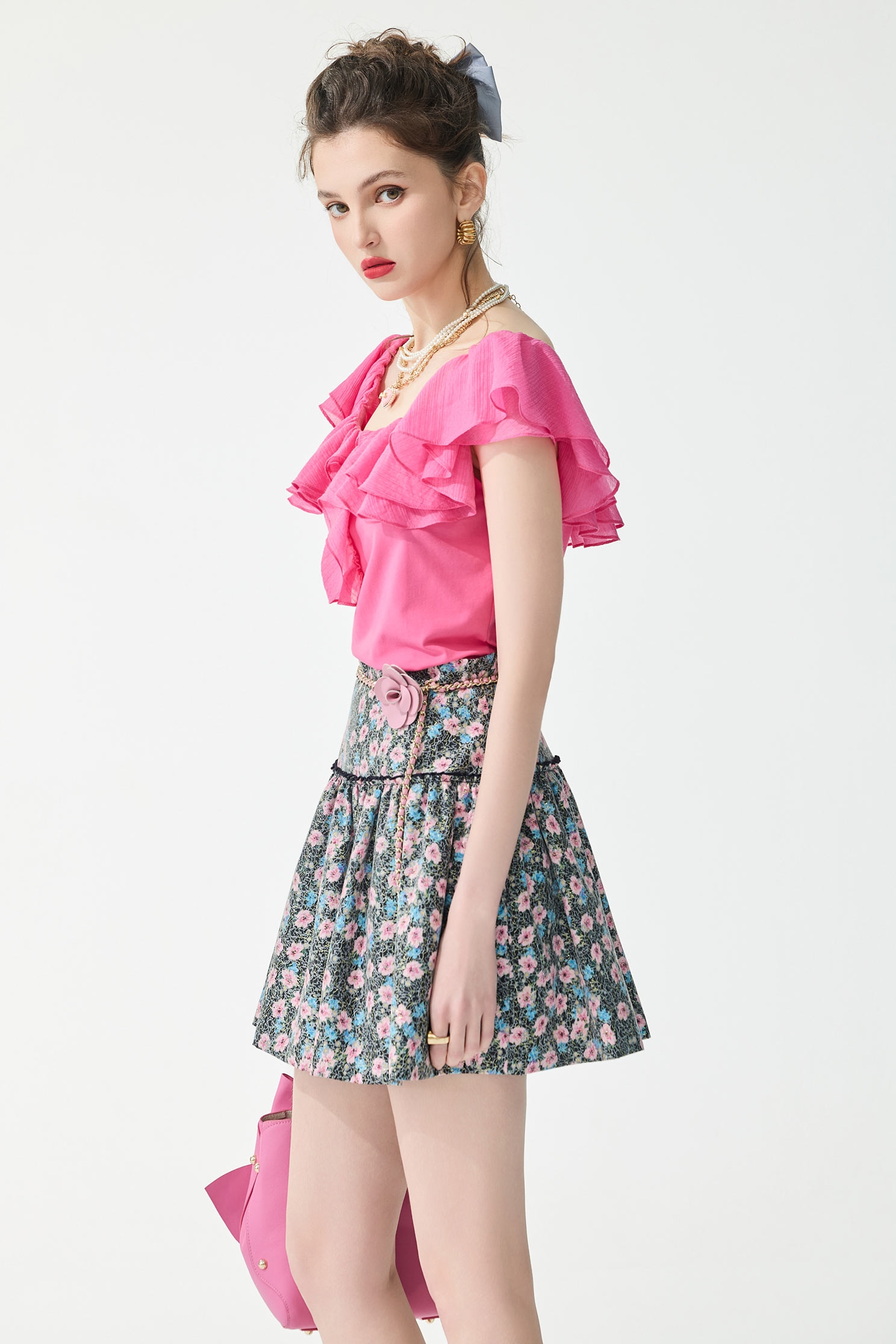 壓紋雪紡荷葉Ｔ恤上衣壓紋雪紡荷葉Ｔ恤上衣,上衣,春夏穿搭,荷葉,雪紡