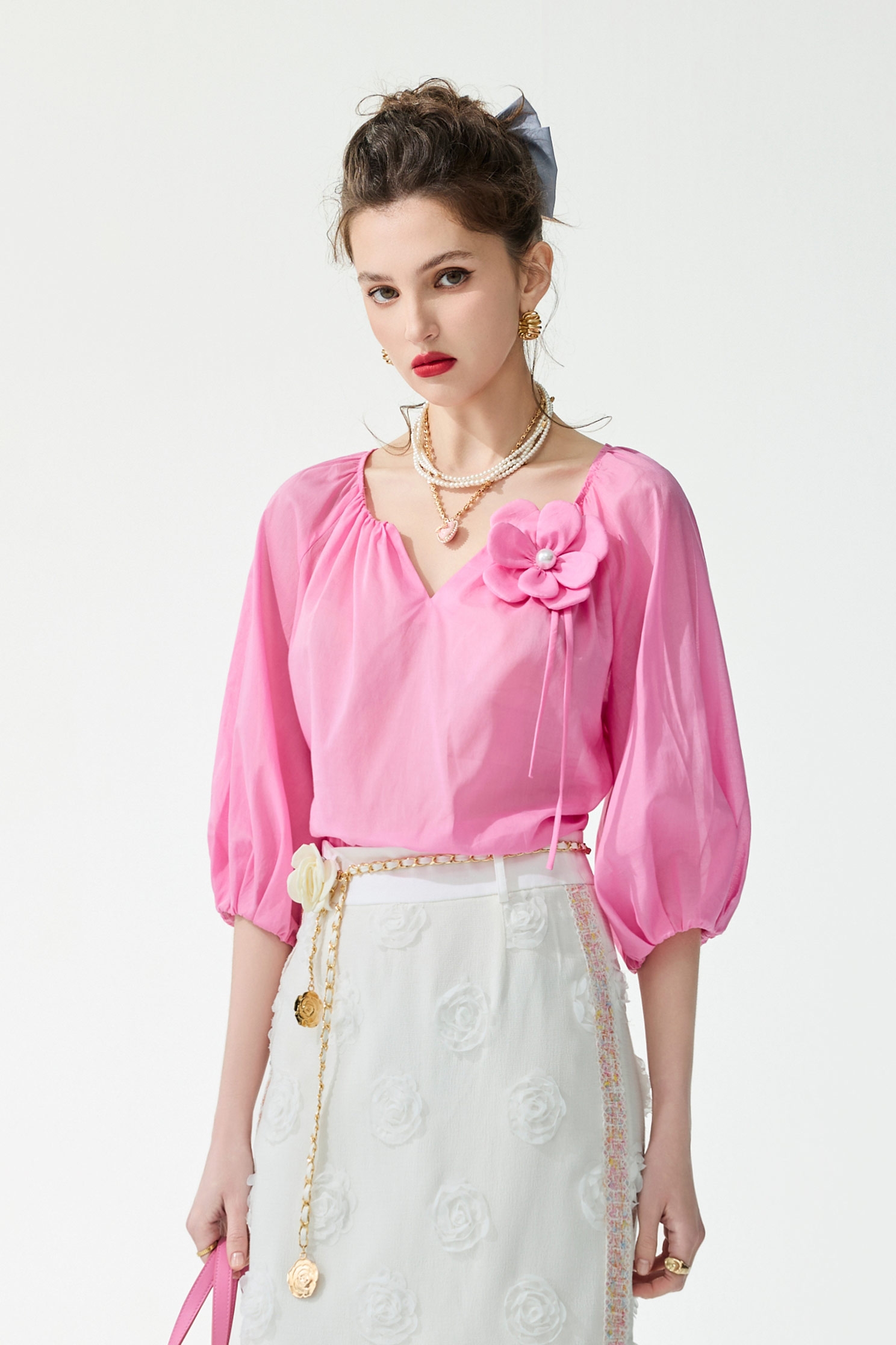 流行電光紫粉色飾花上衣流行電光紫粉色飾花上衣,上衣,春夏穿搭