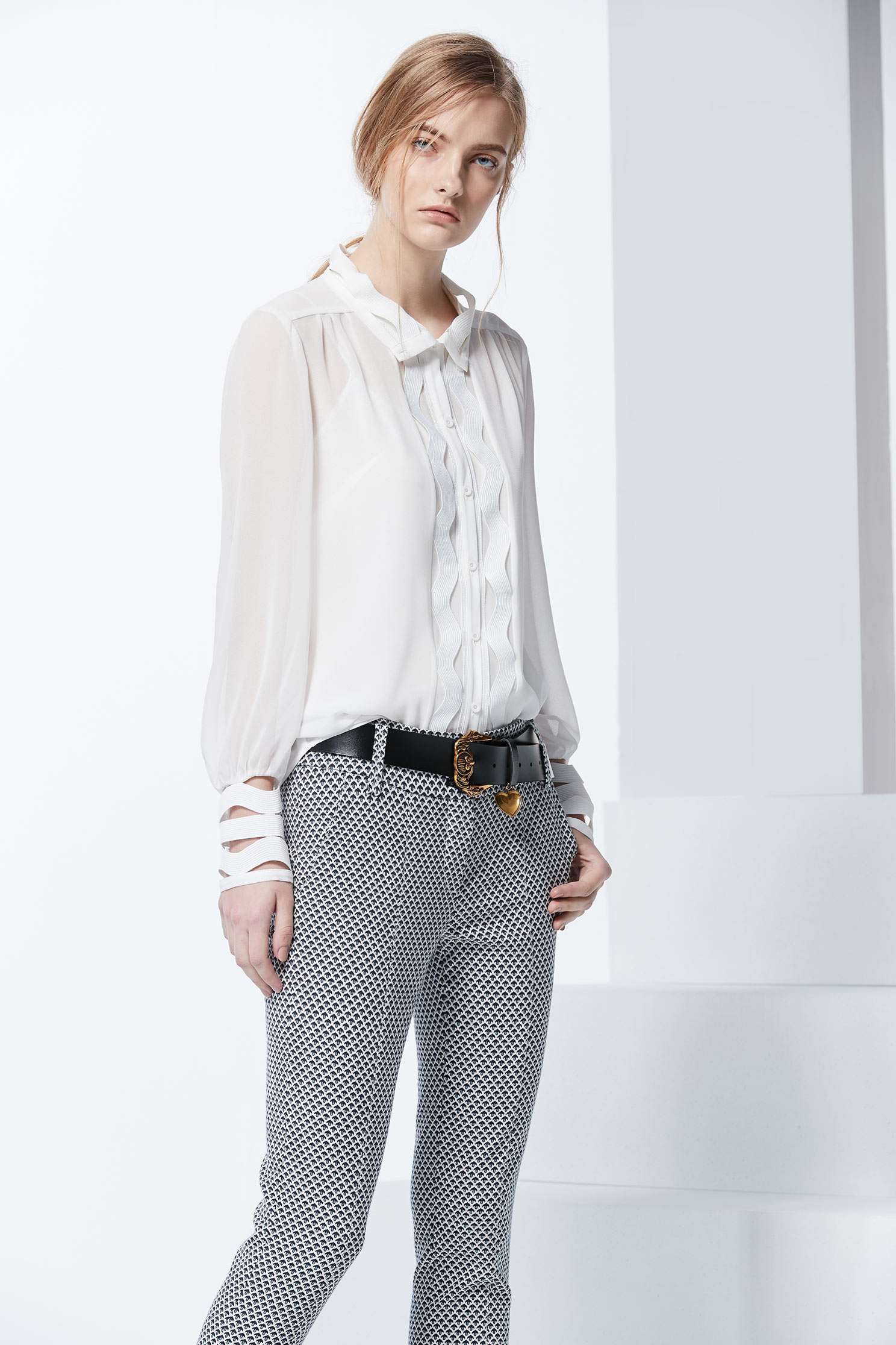 Hollow out shirts,top,whitetop,croptop,lace,lacedtop,blouse,longsleevetop,chiffon,chiffontop