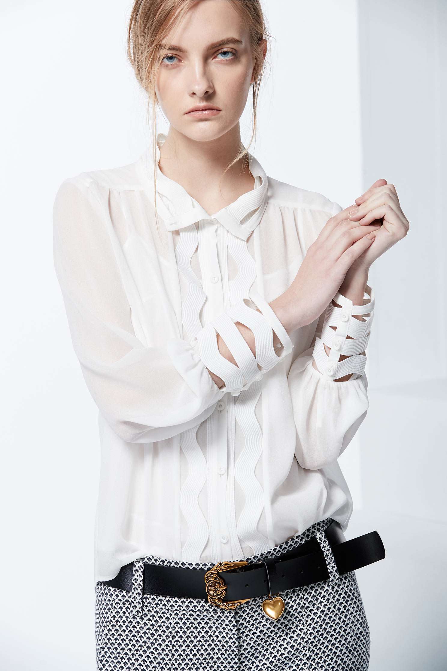 Hollow out shirts,top,whitetop,croptop,lace,lacedtop,blouse,longsleevetop,chiffon,chiffontop