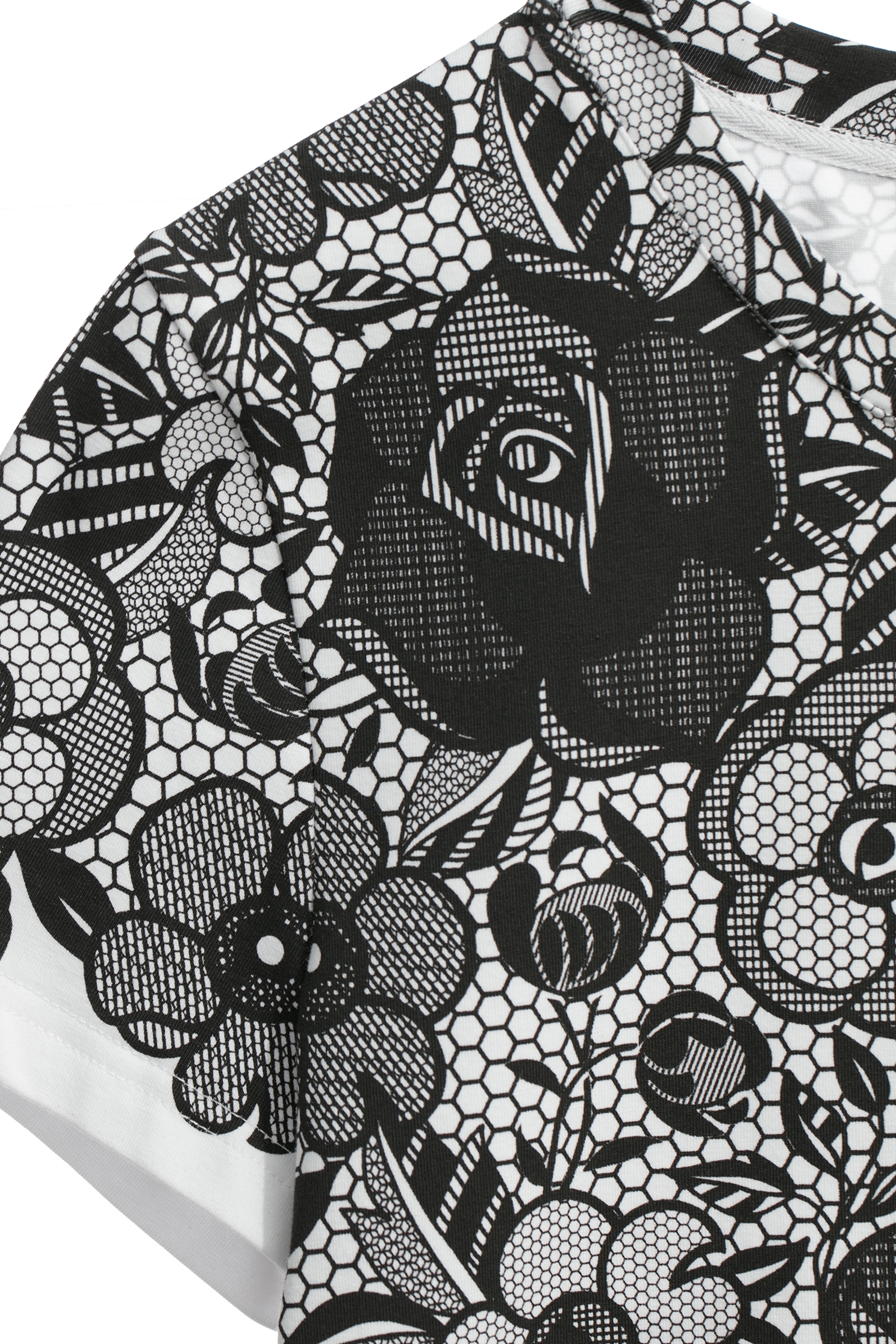 黑玫瑰滿版印花上衣黑玫瑰滿版印花上衣,T-Shirt,上衣,白色上衣,秋冬穿搭,純棉,花花世界