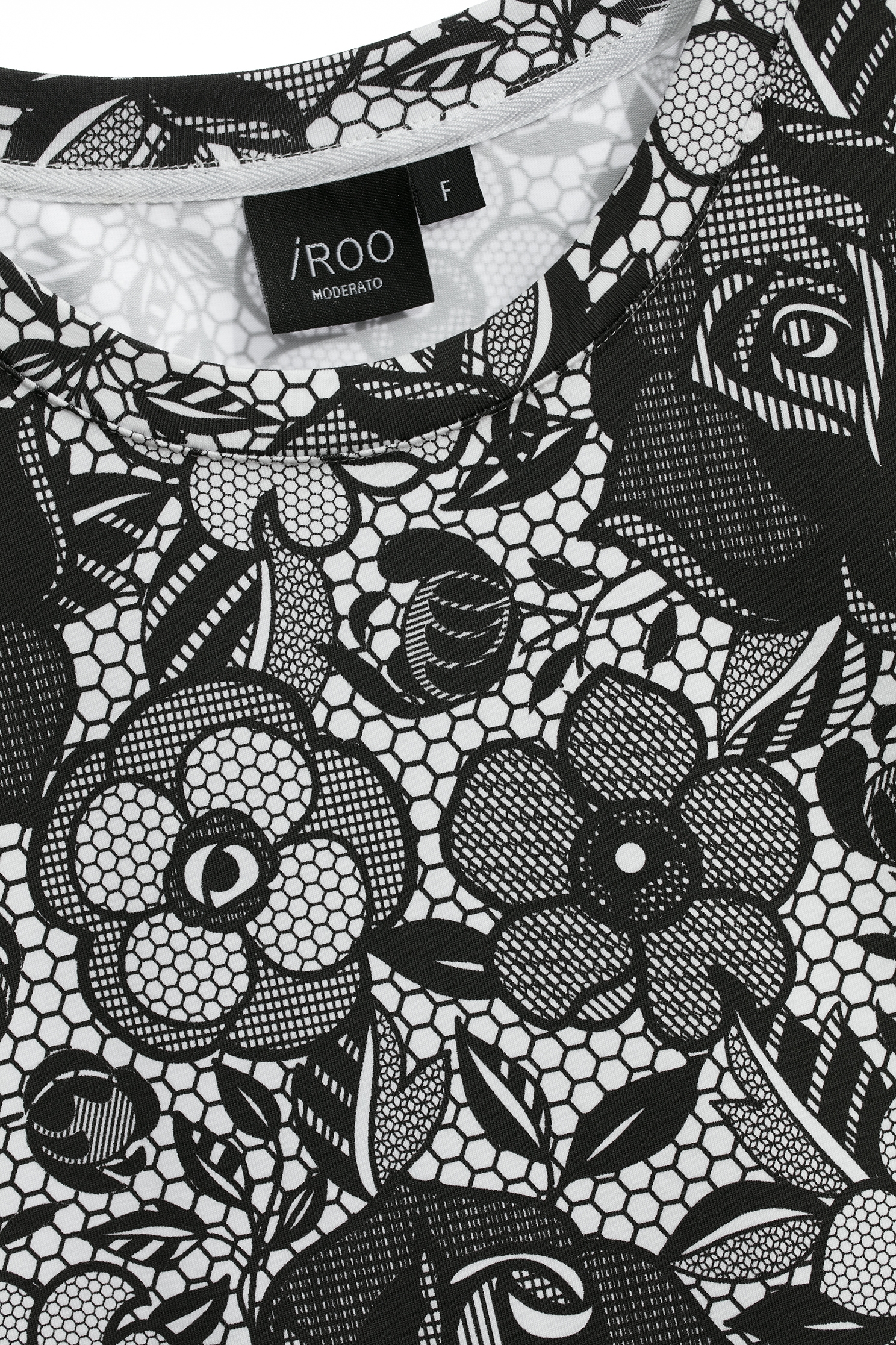 黑玫瑰滿版印花上衣黑玫瑰滿版印花上衣,T-Shirt,上衣,白色上衣,秋冬穿搭,純棉,花花世界