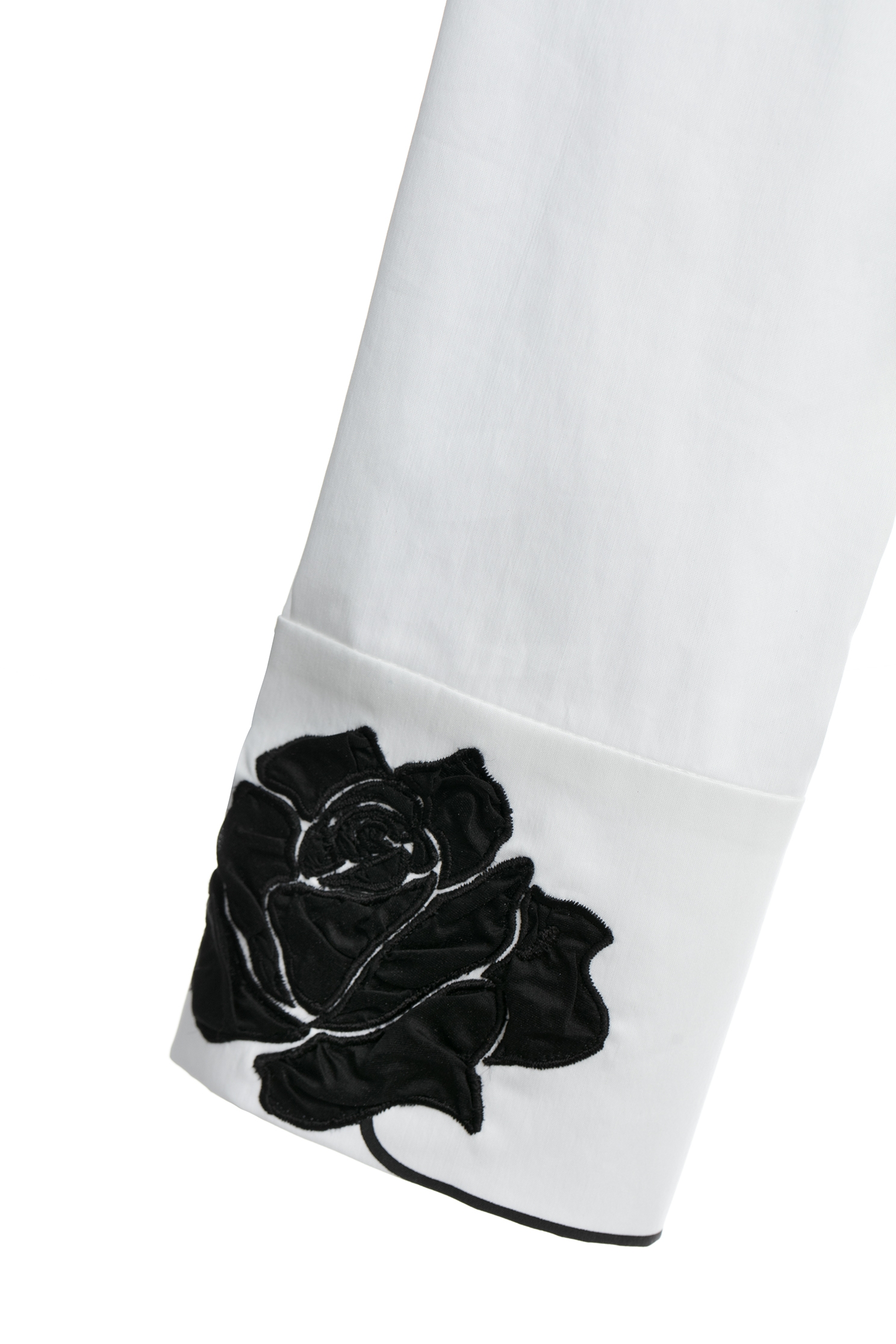 立體黑玫瑰繡花彈性白襯衫立體黑玫瑰繡花彈性白襯衫,上衣,人氣商品,白色上衣,秋冬穿搭,繡花,襯衫