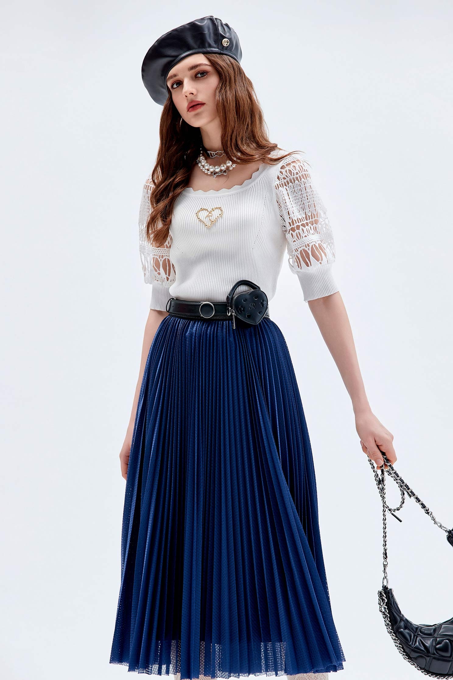 椰奶白蕾絲袖針織上衣椰奶白蕾絲袖針織上衣,上衣,秋冬穿搭,蕾絲,蕾絲上衣,針織,針織上衣,針織衫