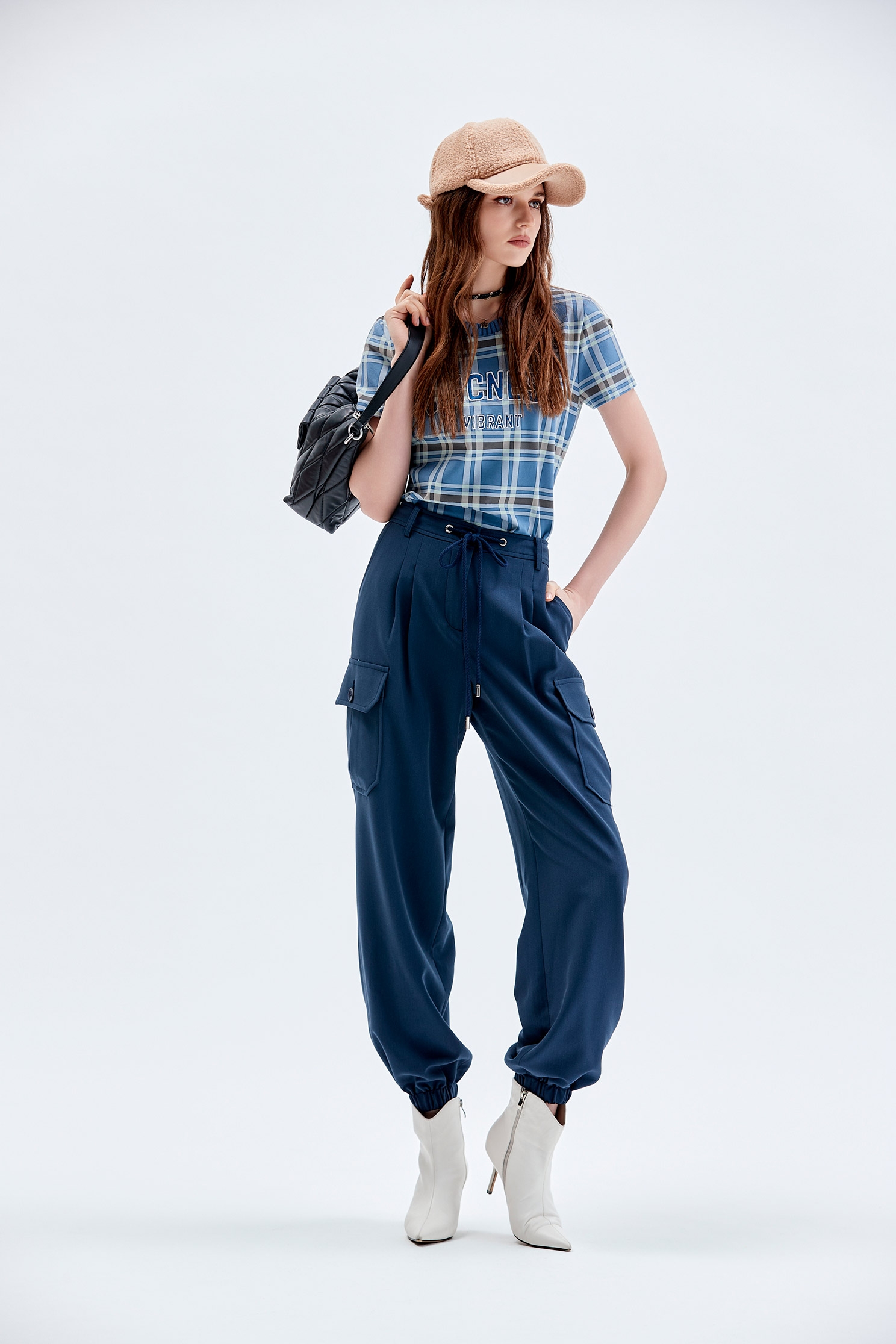 原力藍配色格紋T恤上衣原力藍配色格紋T恤上衣,上衣,刺繡,格紋,秋冬穿搭,純棉