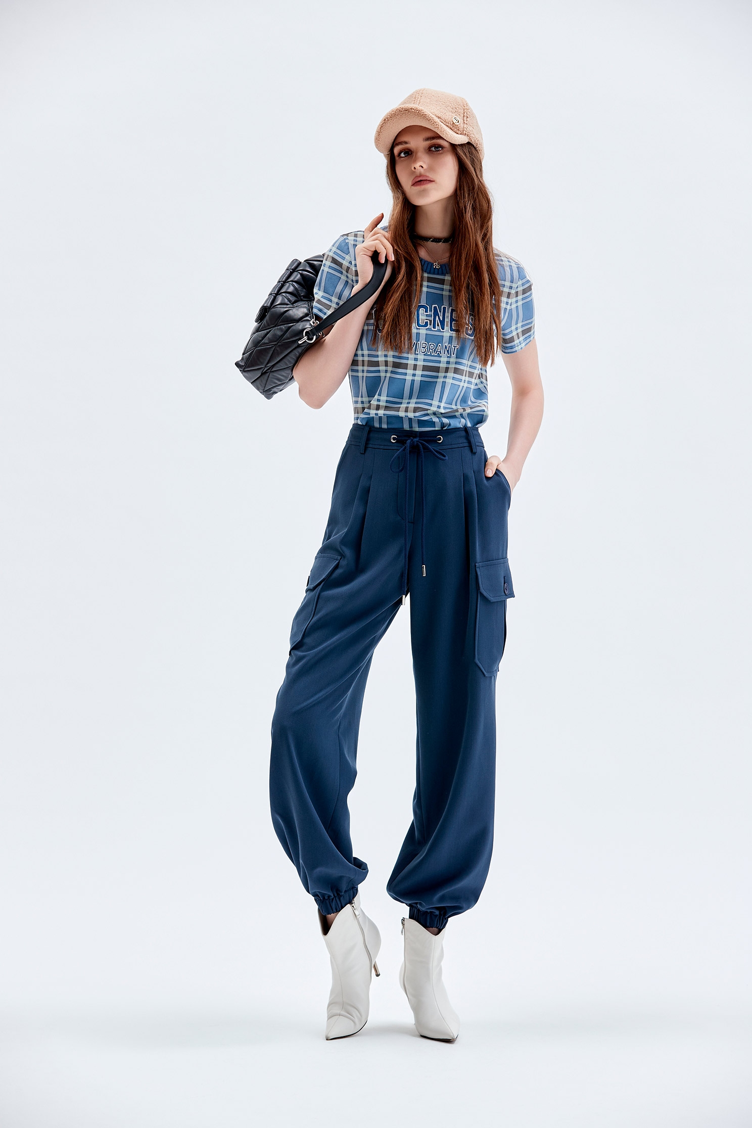 原力藍配色格紋T恤上衣原力藍配色格紋T恤上衣,上衣,刺繡,格紋,秋冬穿搭,純棉