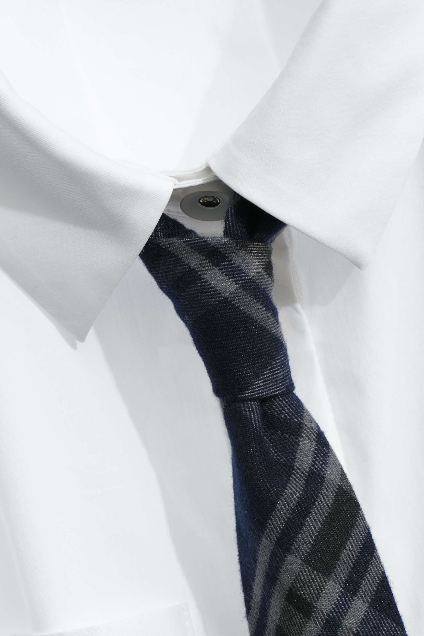 學運風有領帶襯衫上衣學運風有領帶襯衫上衣,上衣,格紋,白色上衣,秋冬穿搭,襯衫