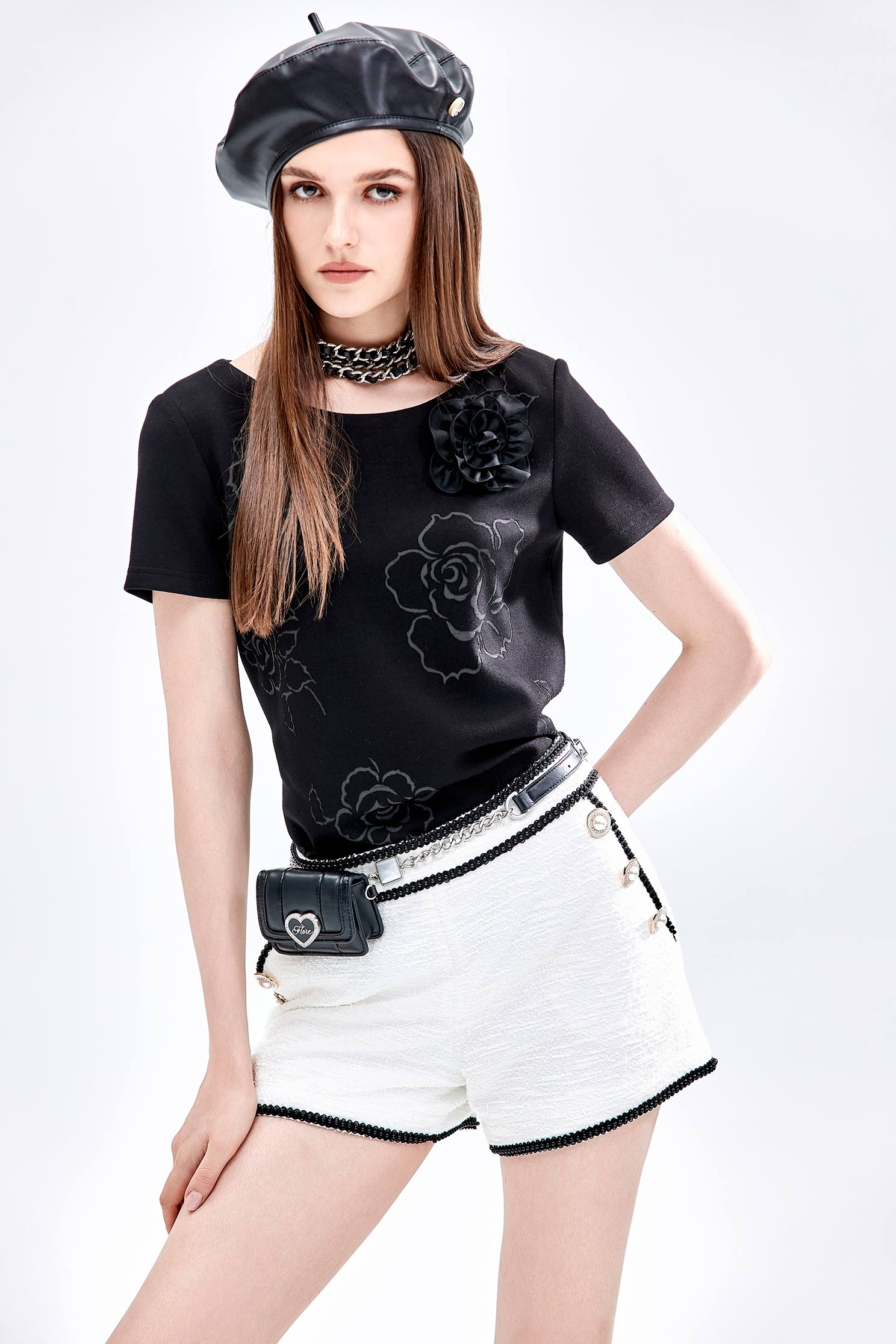 烏干繞花玫瑰燒花短袖上衣烏干繞花玫瑰燒花短袖上衣,上衣,秋冬穿搭,黑色上衣