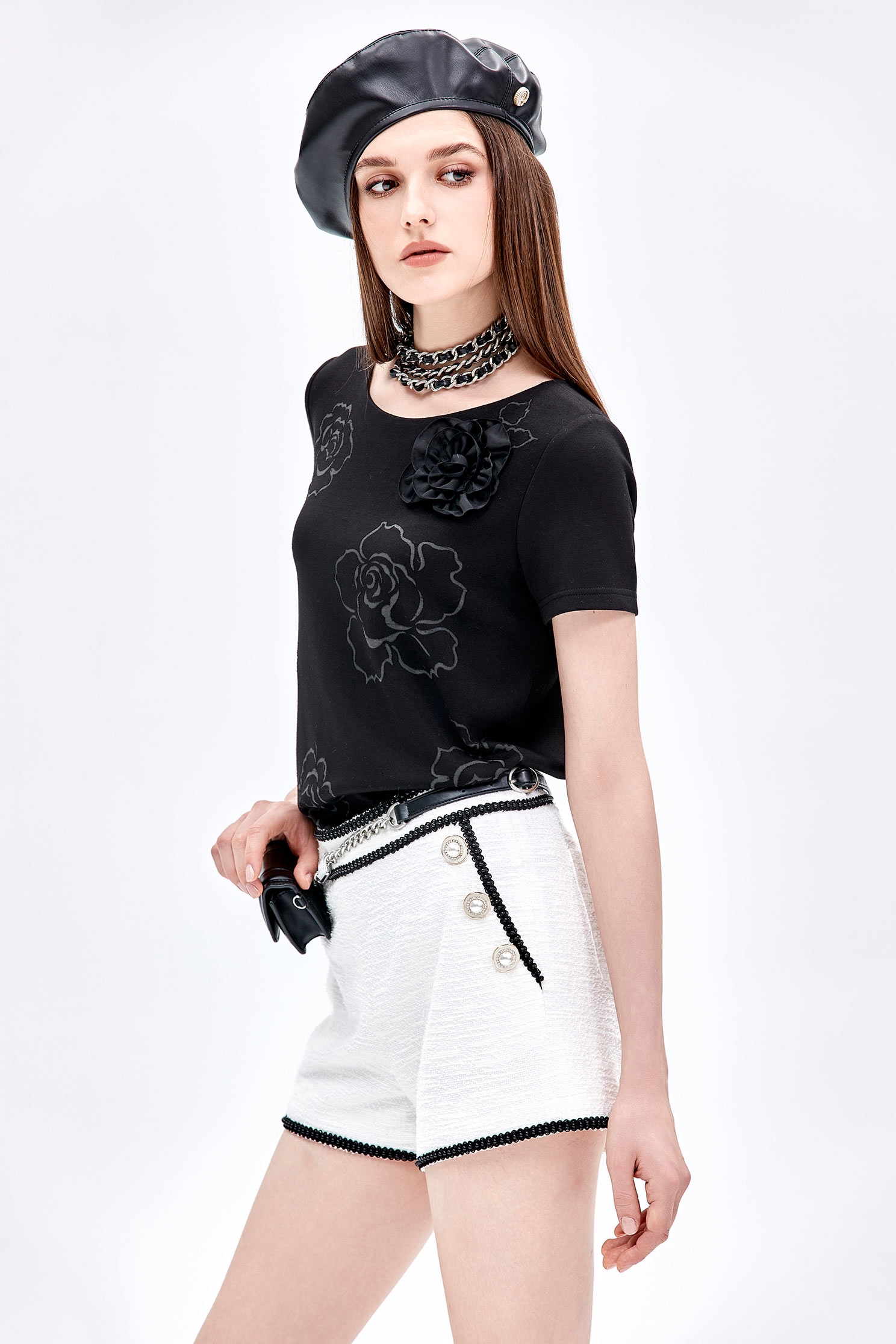 烏干繞花玫瑰燒花短袖上衣烏干繞花玫瑰燒花短袖上衣,上衣,秋冬穿搭,黑色上衣