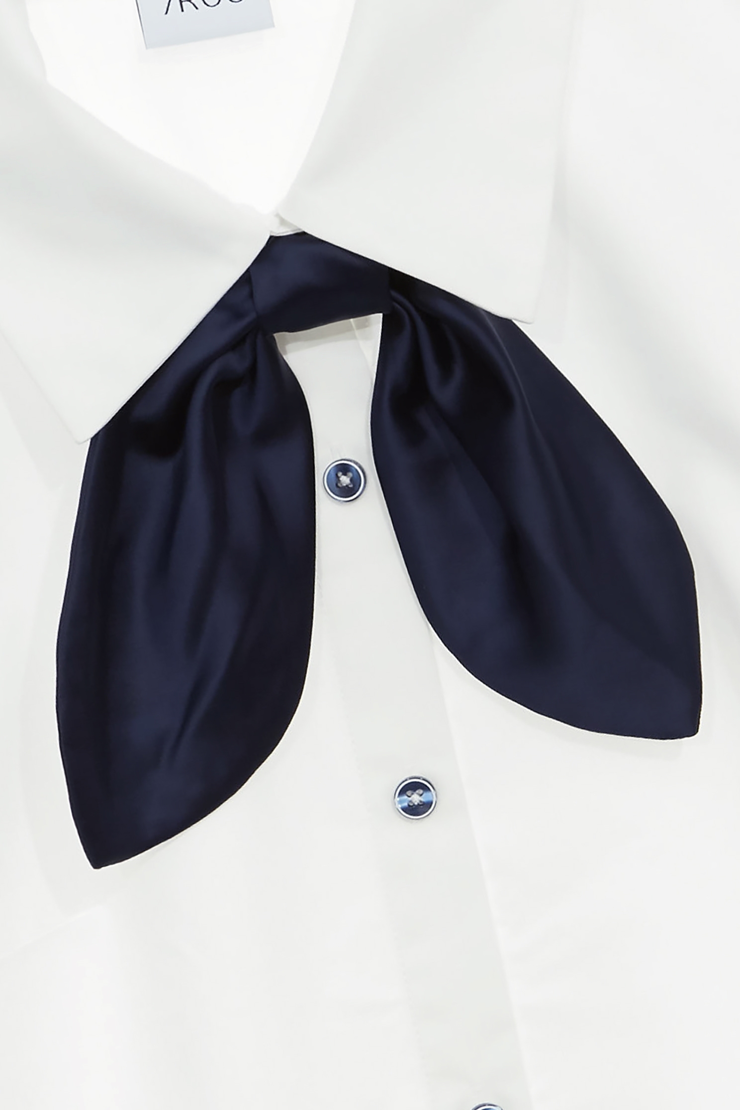 椰奶白防皺襯衫椰奶白防皺襯衫,上班OL穿搭,上衣,人氣商品,白色上衣,秋冬穿搭,蝴蝶結