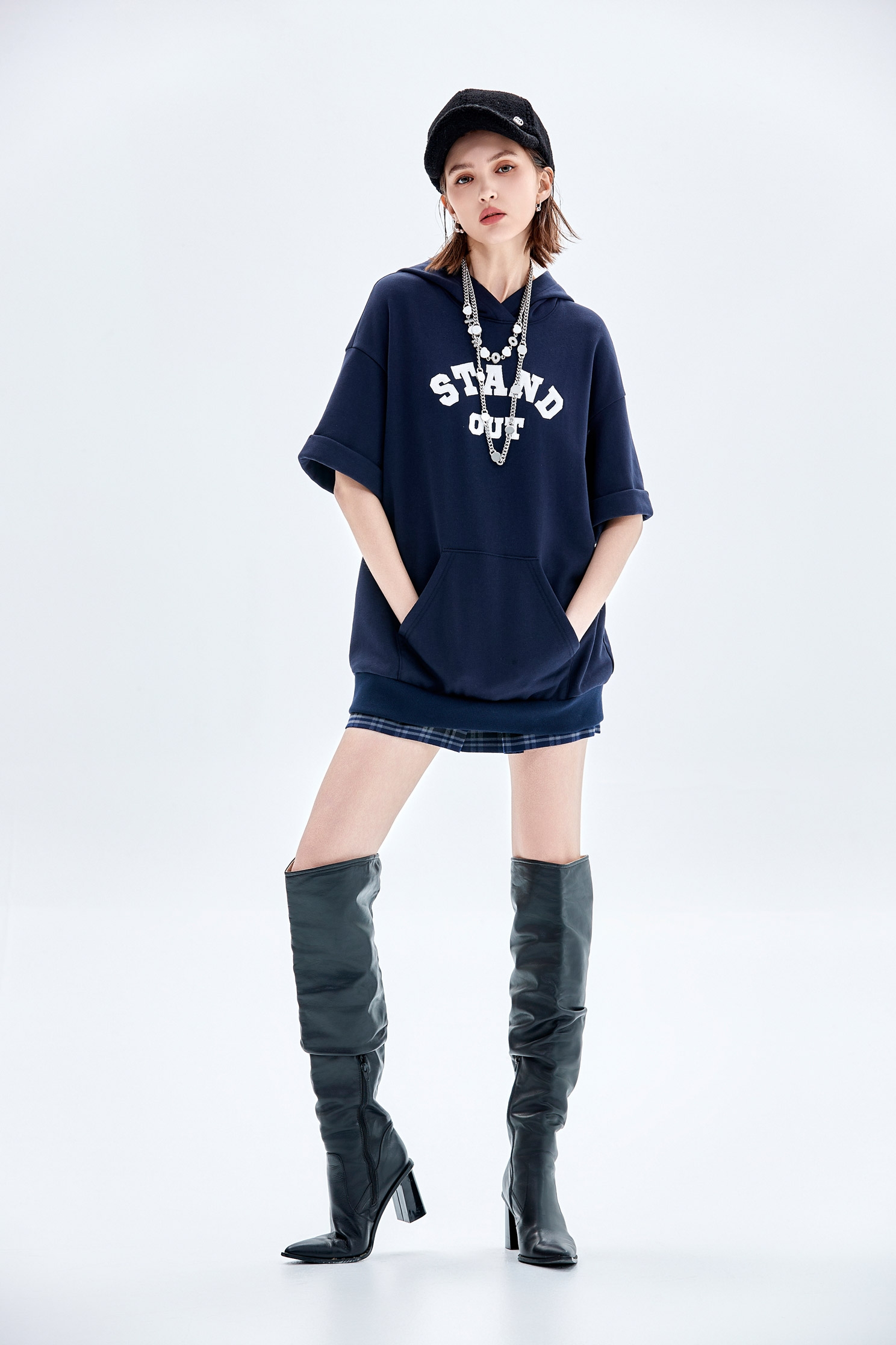 連帽衫正面標語短袖上衣連帽衫正面標語短袖上衣,上衣,帽T,秋冬穿搭,純棉