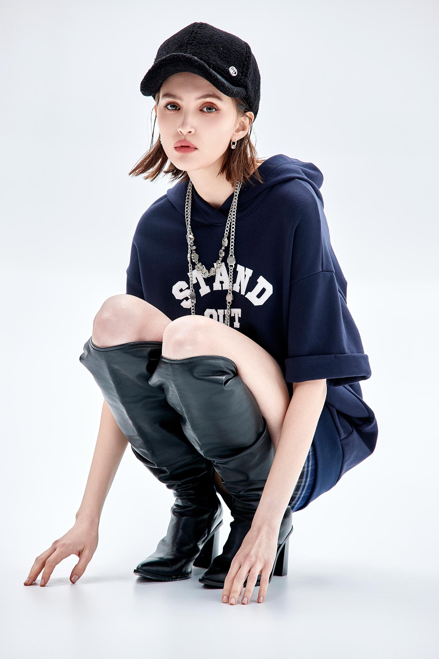 連帽衫正面標語短袖上衣連帽衫正面標語短袖上衣,上衣,帽T,秋冬穿搭,純棉