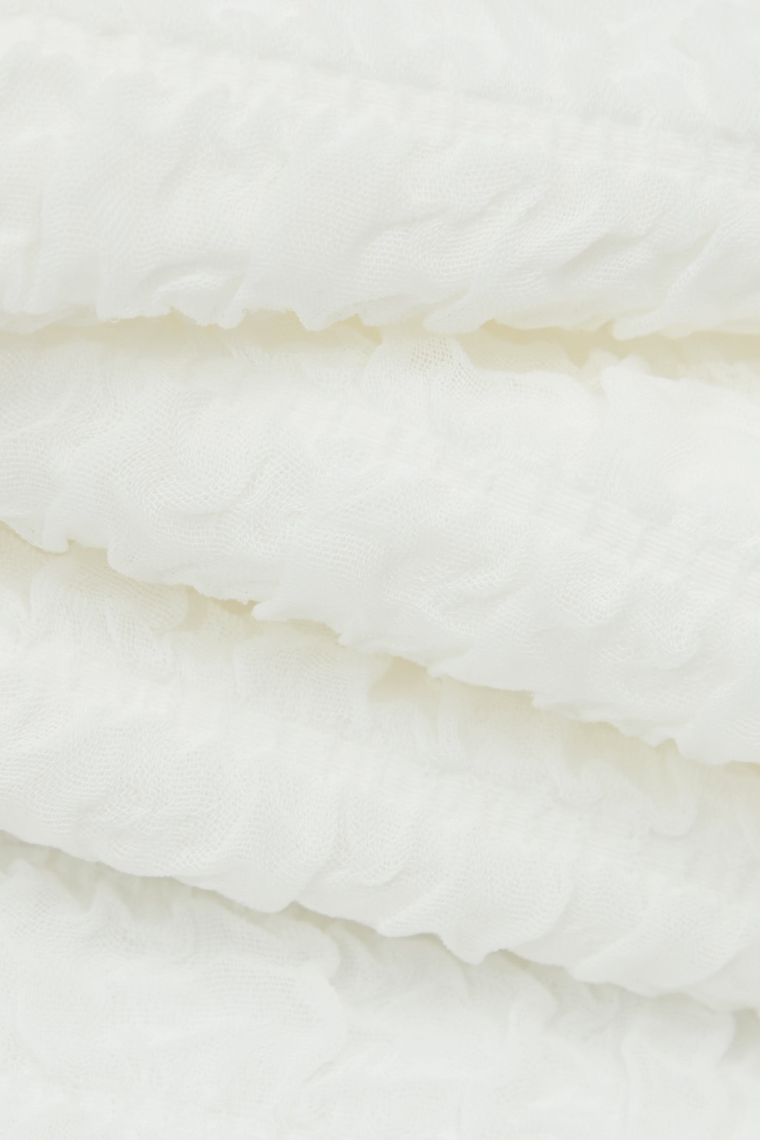 椰奶白立體方格上衣椰奶白立體方格上衣,上衣,白色上衣,秋冬穿搭