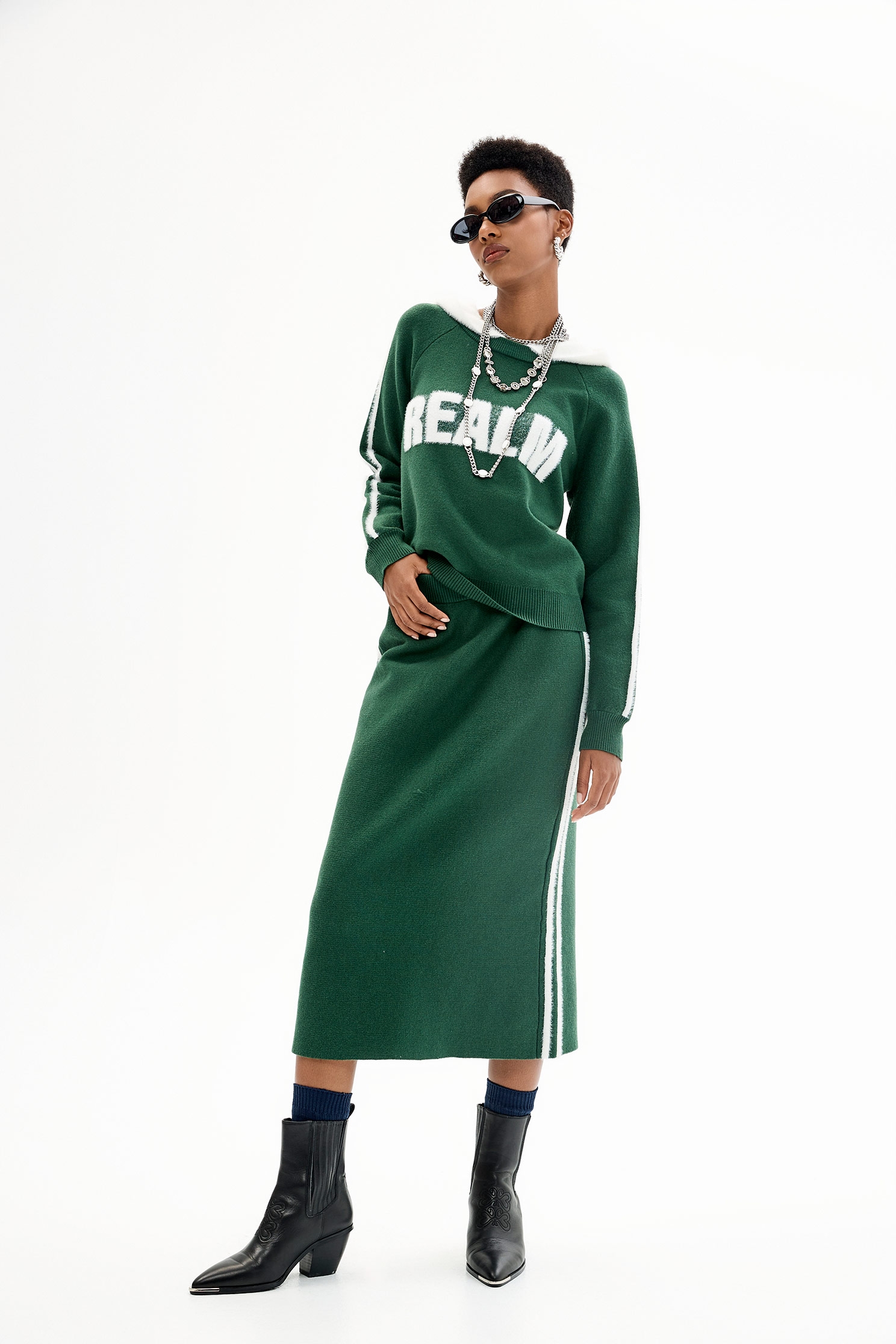 深翡翠色運動風針織上衣深翡翠色運動風針織上衣,上衣,秋冬穿搭,針織,針織衫