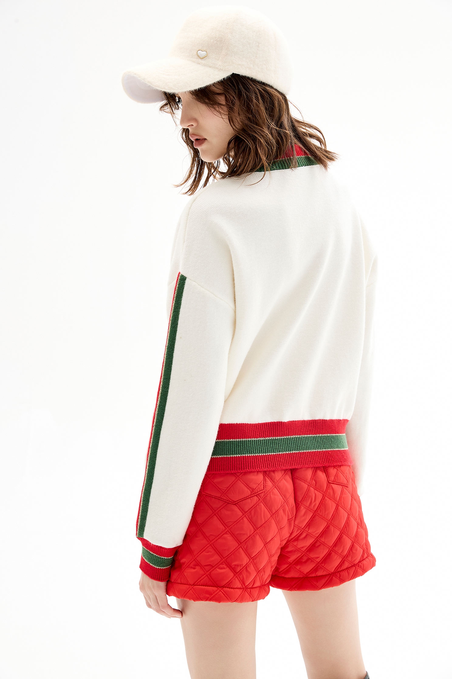 火焰深翡翠配色針織上衣火焰深翡翠配色針織上衣,上衣,白色上衣,秋冬穿搭,針織,針織衫