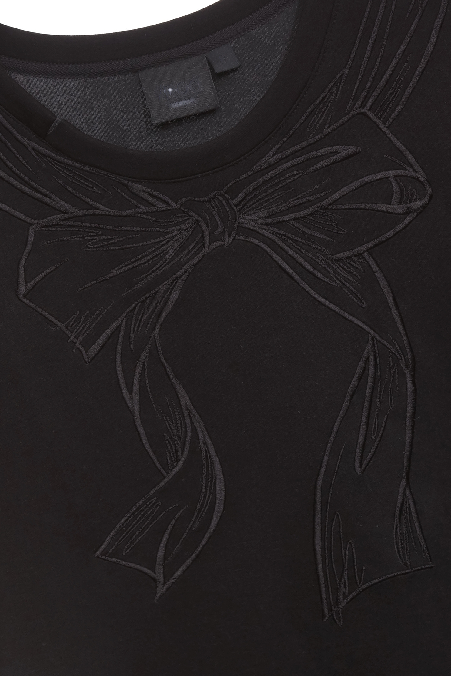 蝴蝶結立體繡花單品T恤蝴蝶結立體繡花單品T恤,上衣,春夏穿搭,繡花,蝴蝶結,黑色上衣