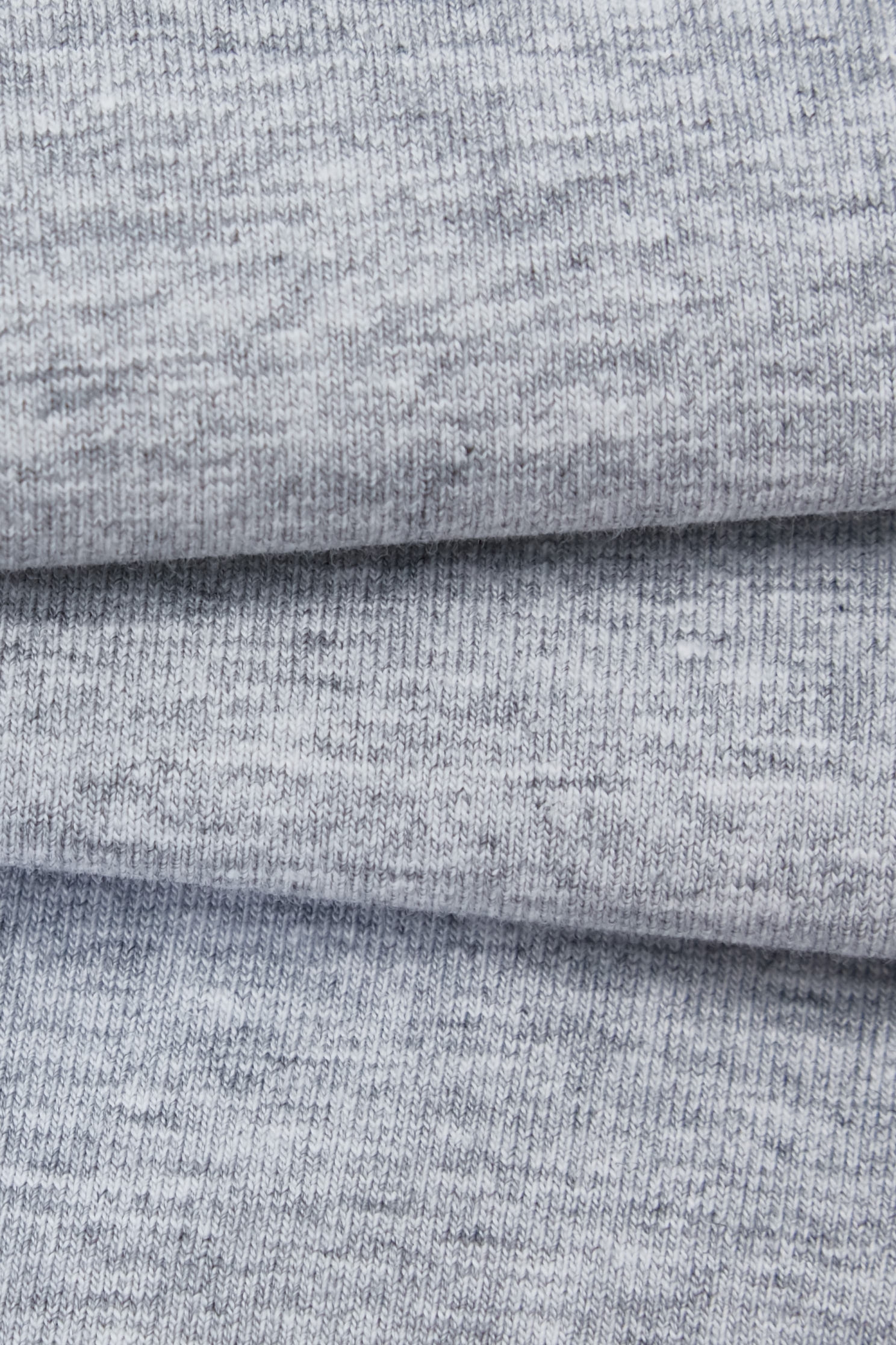 終極灰雙口袋繡花Ｔ終極灰雙口袋繡花Ｔ,T-Shirt,上衣,春夏穿搭,繡花,針織