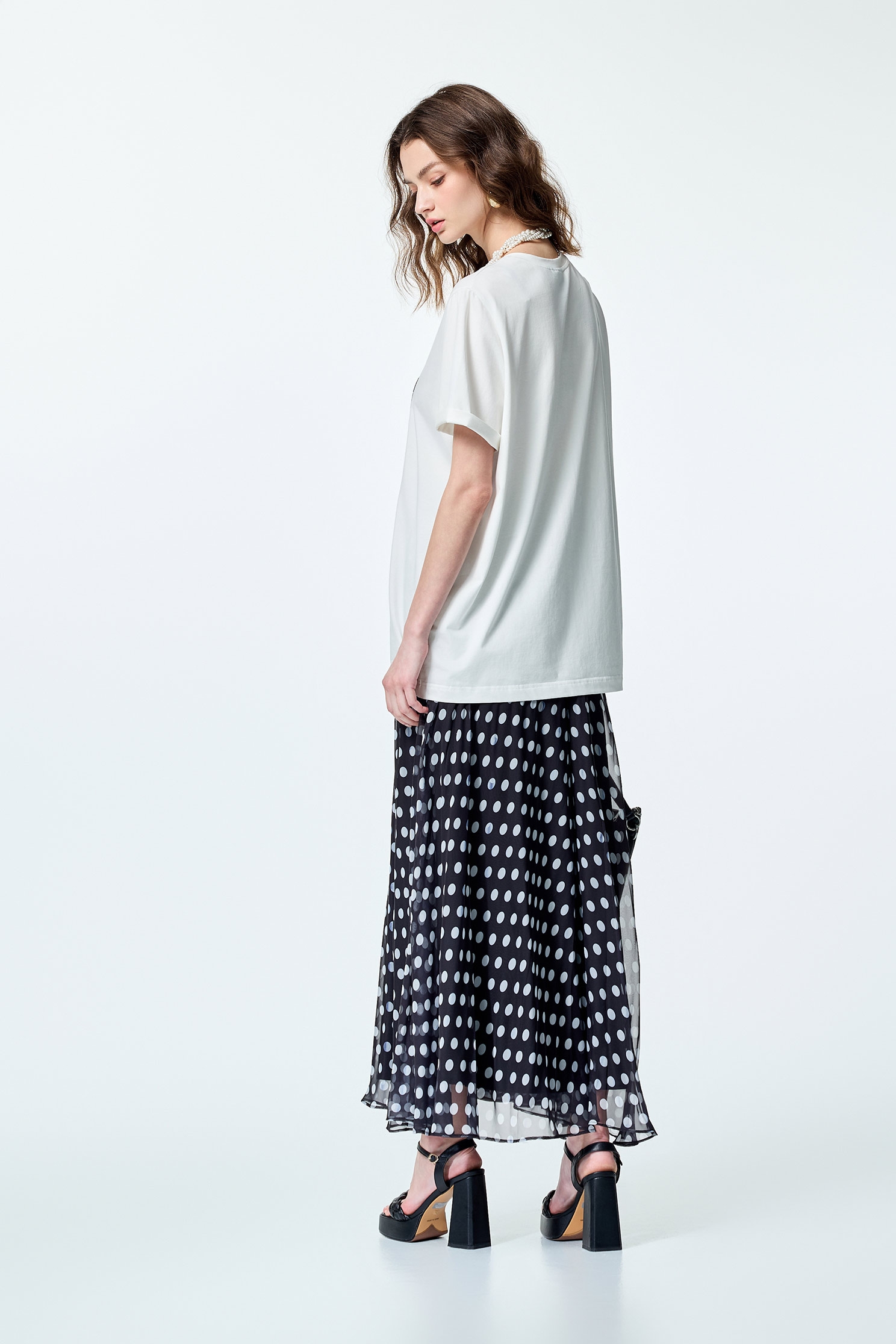 點點口紅印花寬鬆T點點口紅印花寬鬆T,T-Shirt,上衣,春夏穿搭,白色上衣