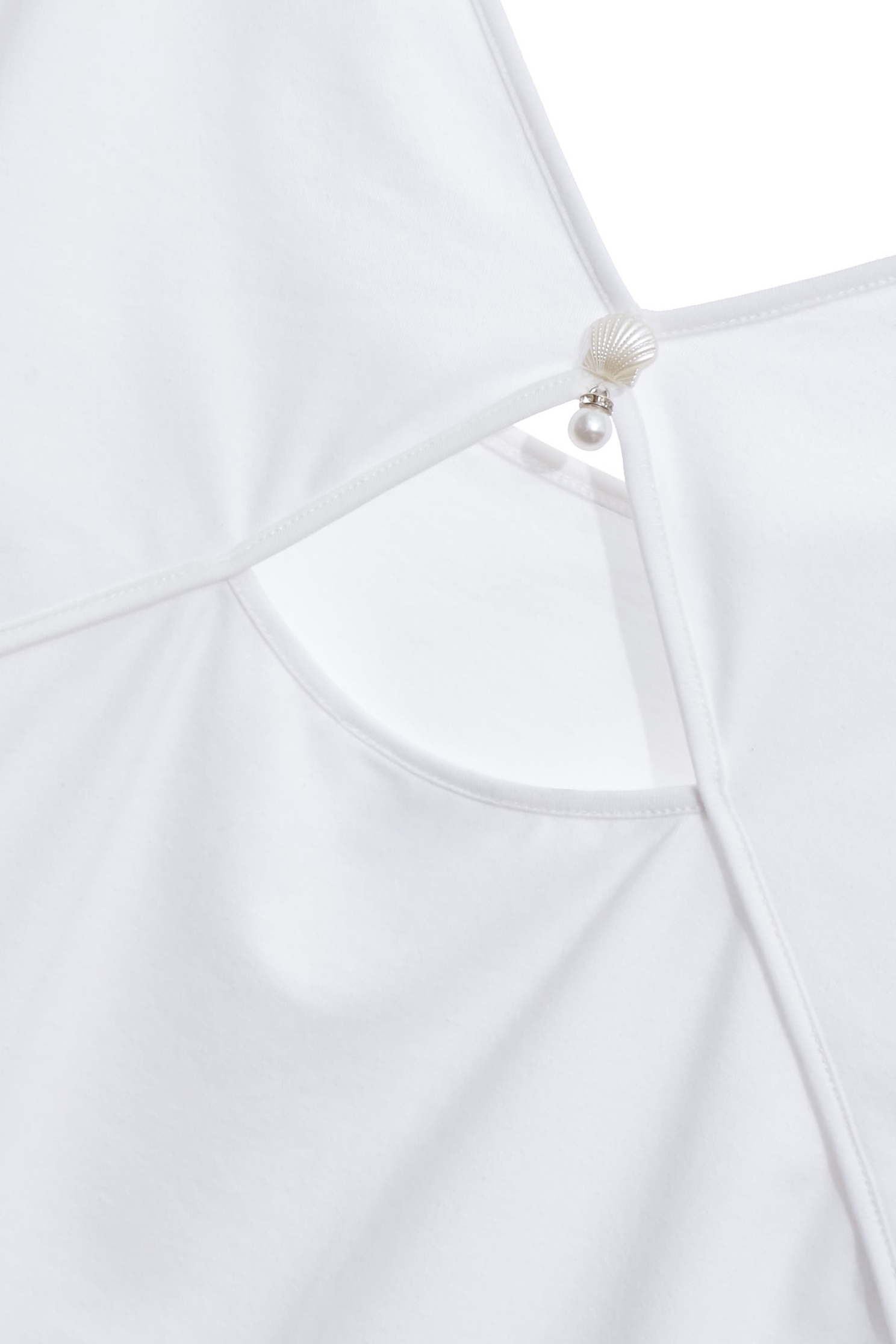 簍空洞造型背T恤上衣簍空洞造型背T恤上衣,T恤,上衣,春夏穿搭,約會特輯,純棉,輕奢度假,輕奢渡假