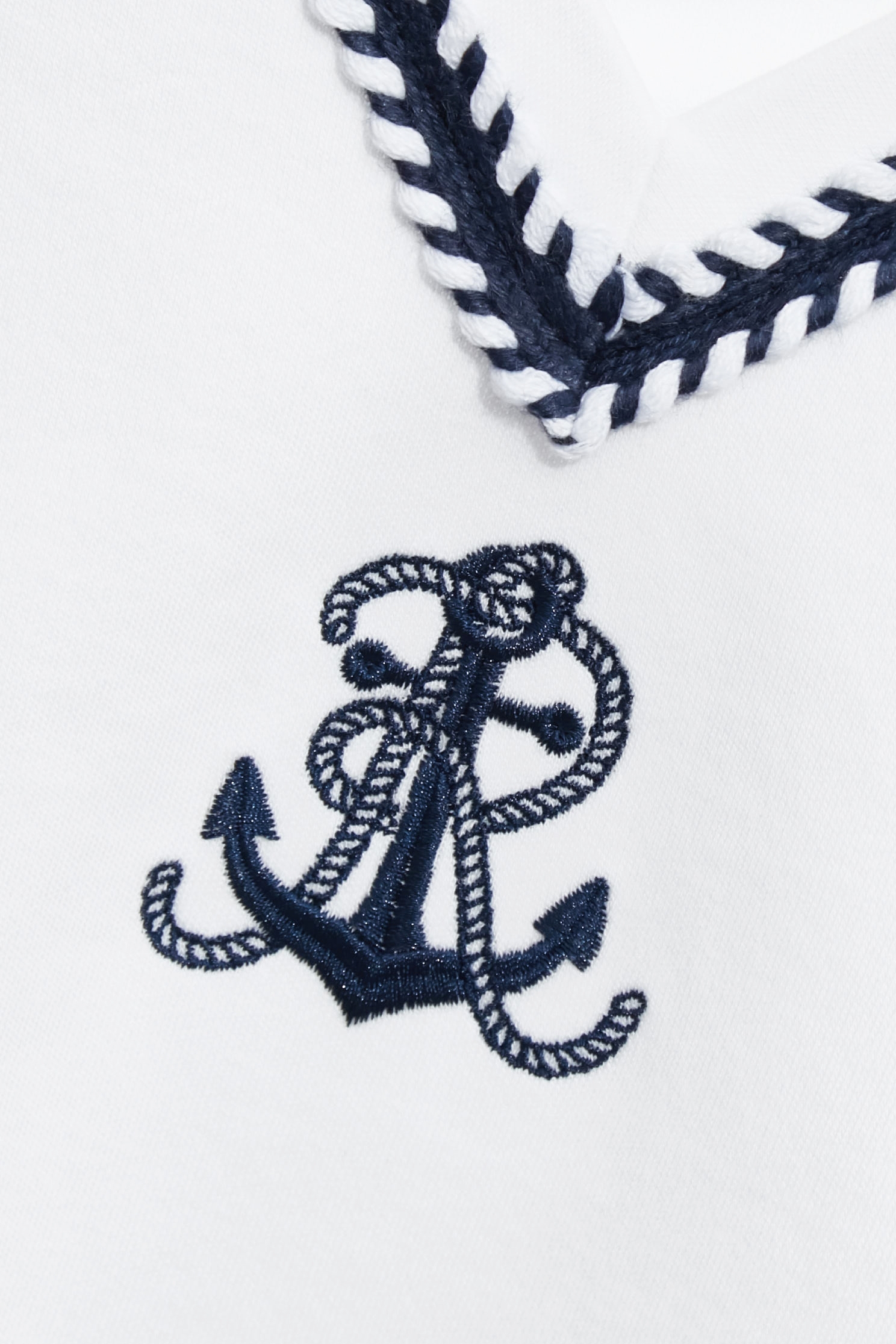 午夜藍鑲邊線單品上衣午夜藍鑲邊線單品上衣,V領上衣,上衣,春夏穿搭,約會特輯,輕奢度假,輕奢渡假