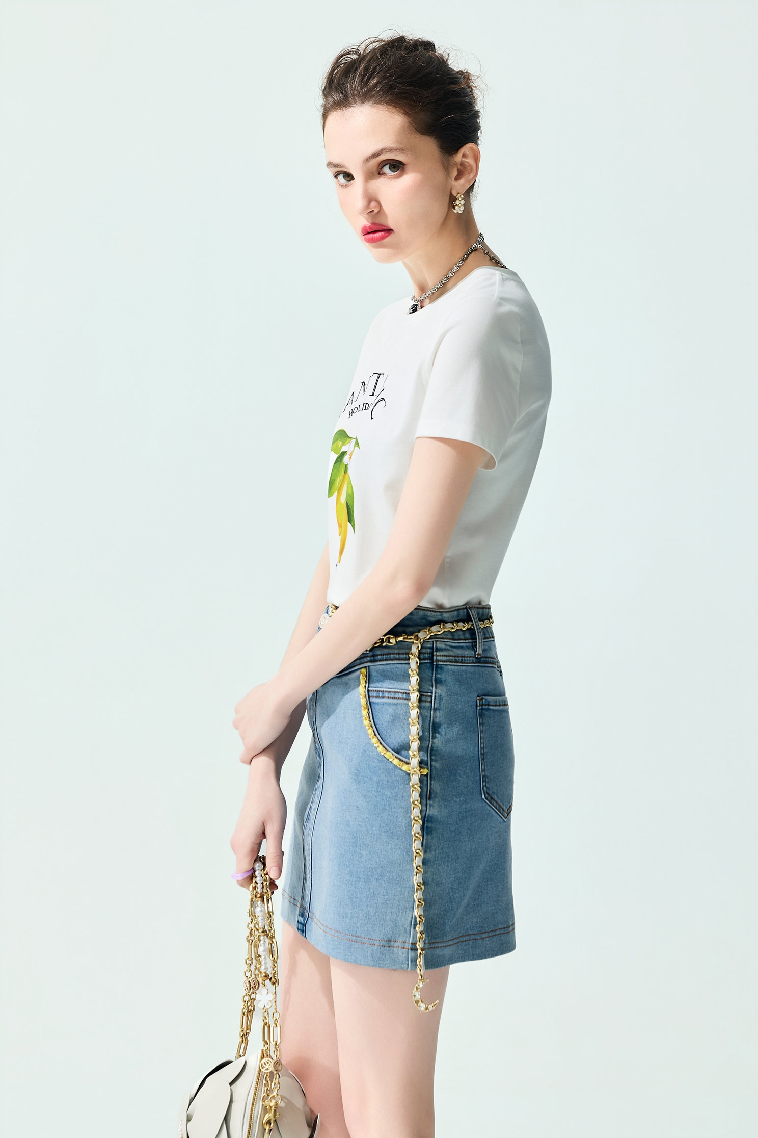透明黃萊姆印花T恤上衣透明黃萊姆印花T恤上衣,T-Shirt,上衣,刺繡,春夏穿搭,白色上衣