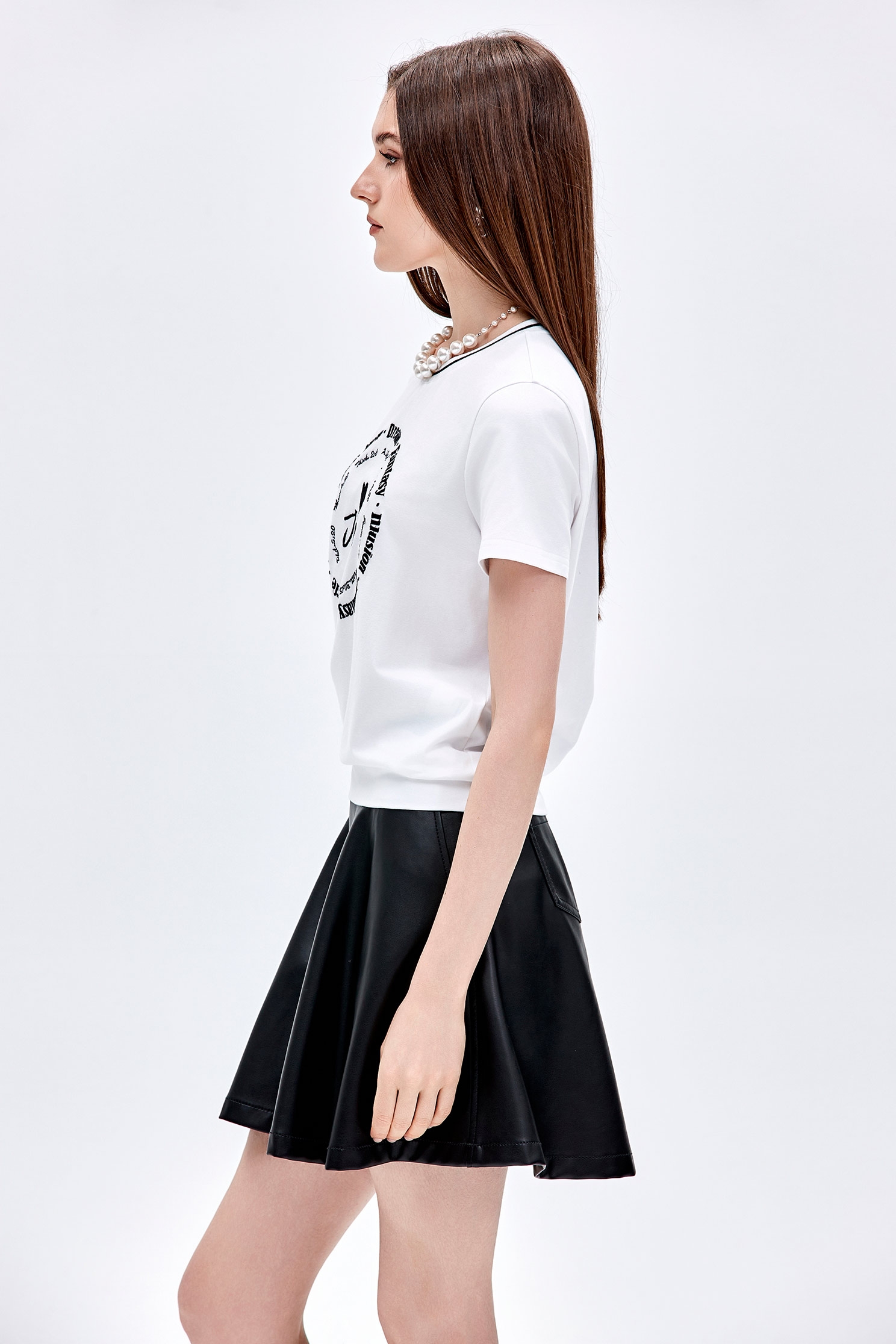 夢境繡花單品T恤夢境繡花單品T恤,T-Shirt,上衣,白色上衣,秋冬穿搭,純棉,繡花
