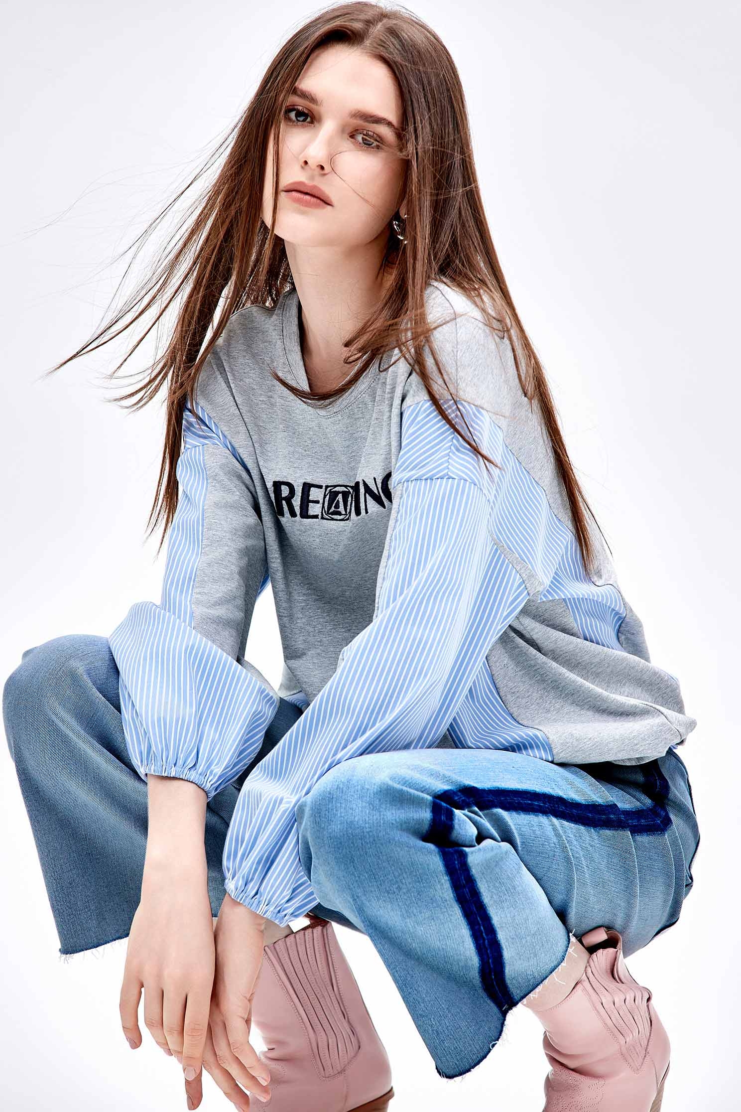 拼接條紋造型T恤上衣拼接條紋造型T恤上衣,T恤,上衣,人氣商品,刺繡,條紋,秋冬穿搭,簡約穿搭