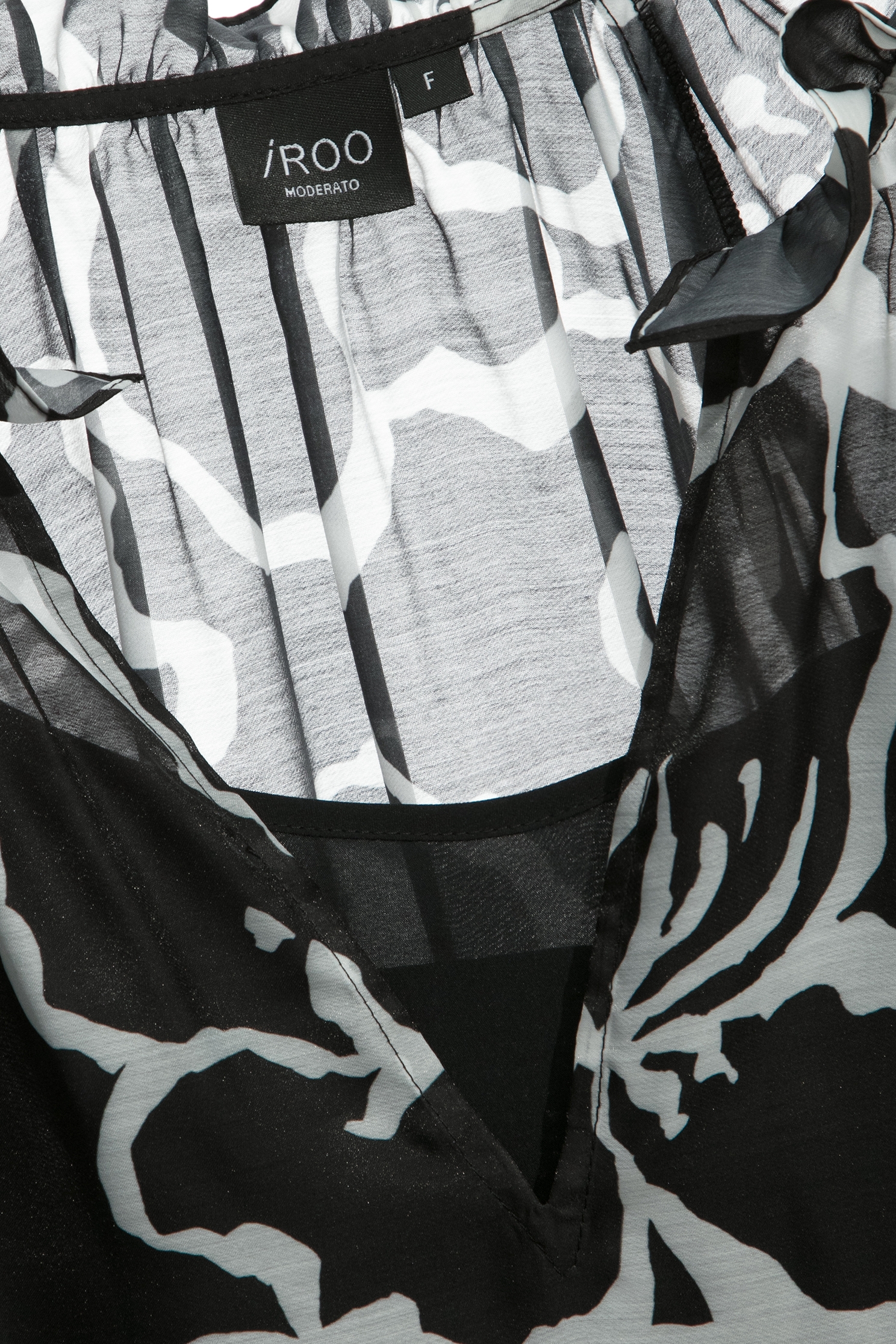 手繪感花朵印花上衣手繪感花朵印花上衣,一般背心,一般背心馬甲,上衣,人氣商品,內搭上衣,秋冬穿搭,背心,花花世界,荷葉