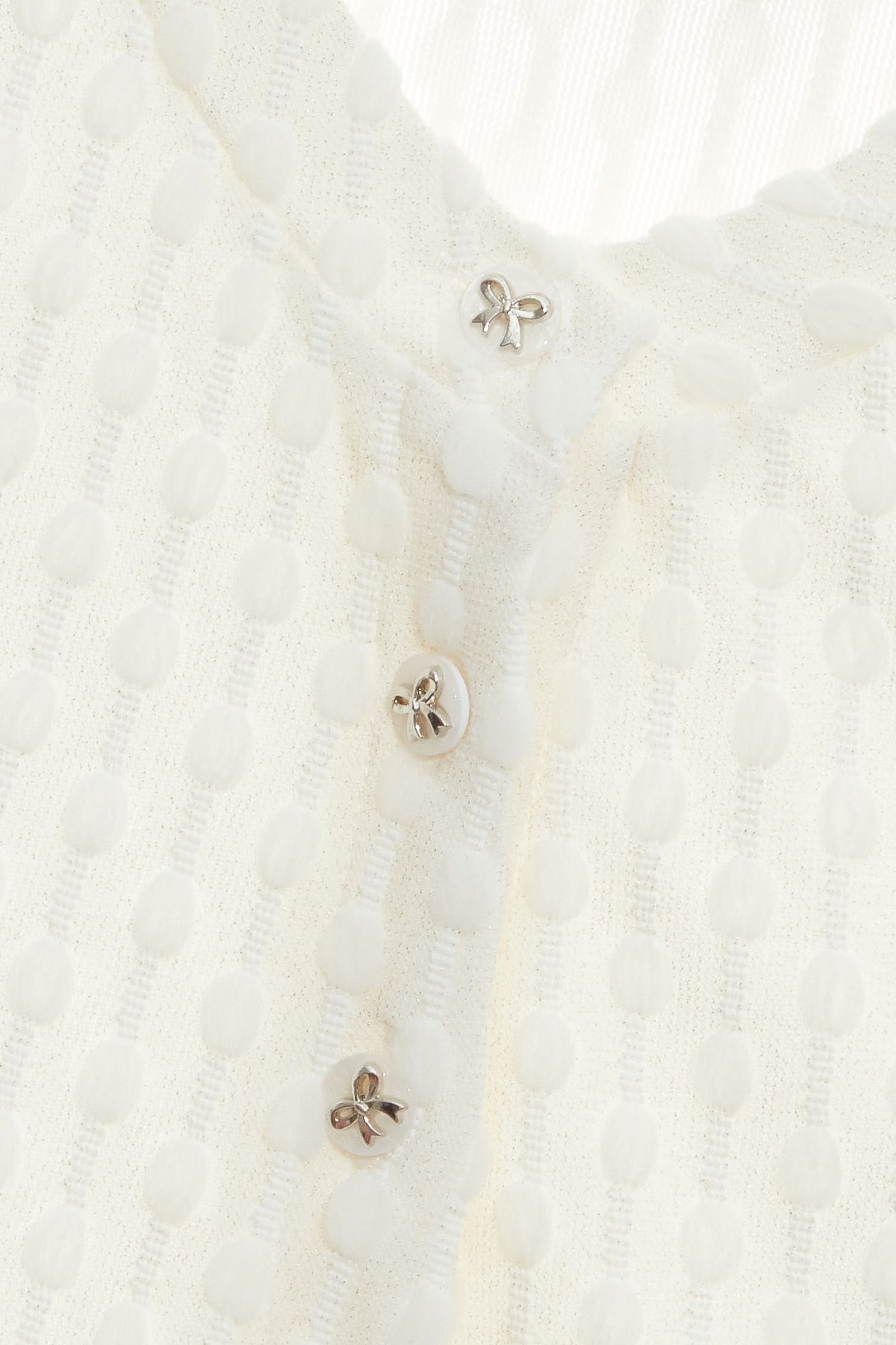 月光白立體點點上衣月光白立體點點上衣,上衣,白色上衣,秋冬穿搭