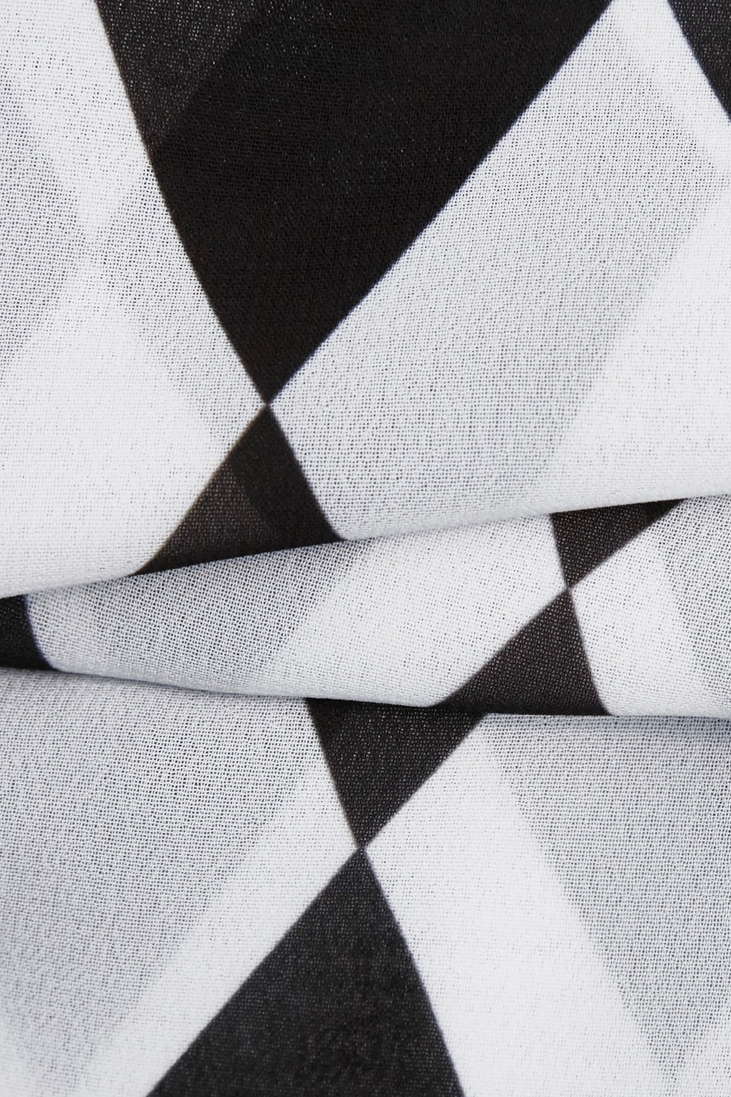 黑白菱形格紋連袖雪紡上衣黑白菱形格紋連袖雪紡上衣,上班OL穿搭,上衣,格紋,秋冬穿搭,雪紡,雪紡上衣