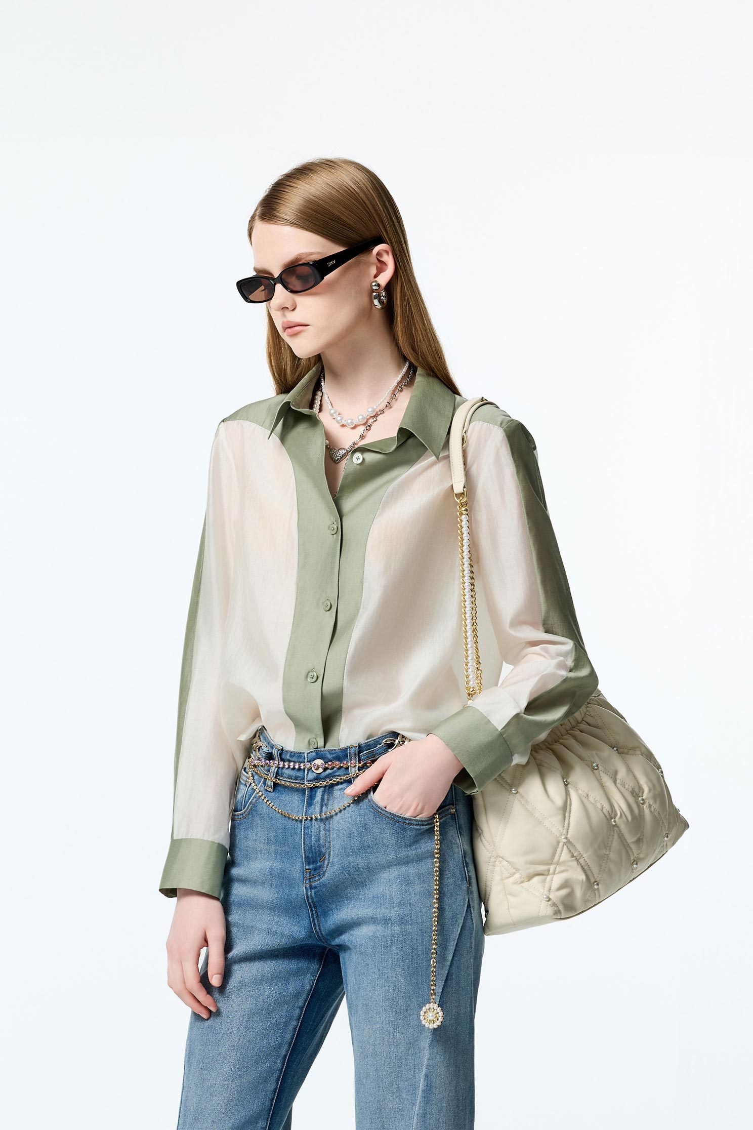 海帶綠撞色拼接上衣海帶綠撞色拼接上衣,上班OL穿搭,上衣,秋冬穿搭,襯衫