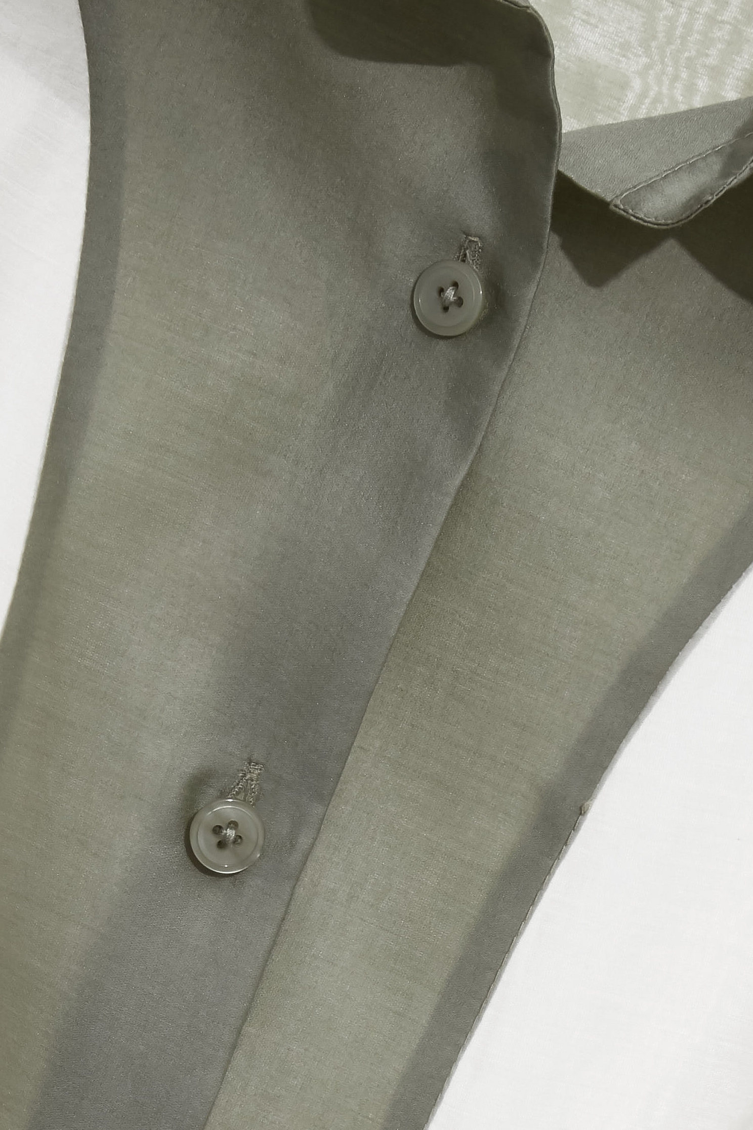 海帶綠撞色拼接上衣海帶綠撞色拼接上衣,上班OL穿搭,上衣,秋冬穿搭,襯衫