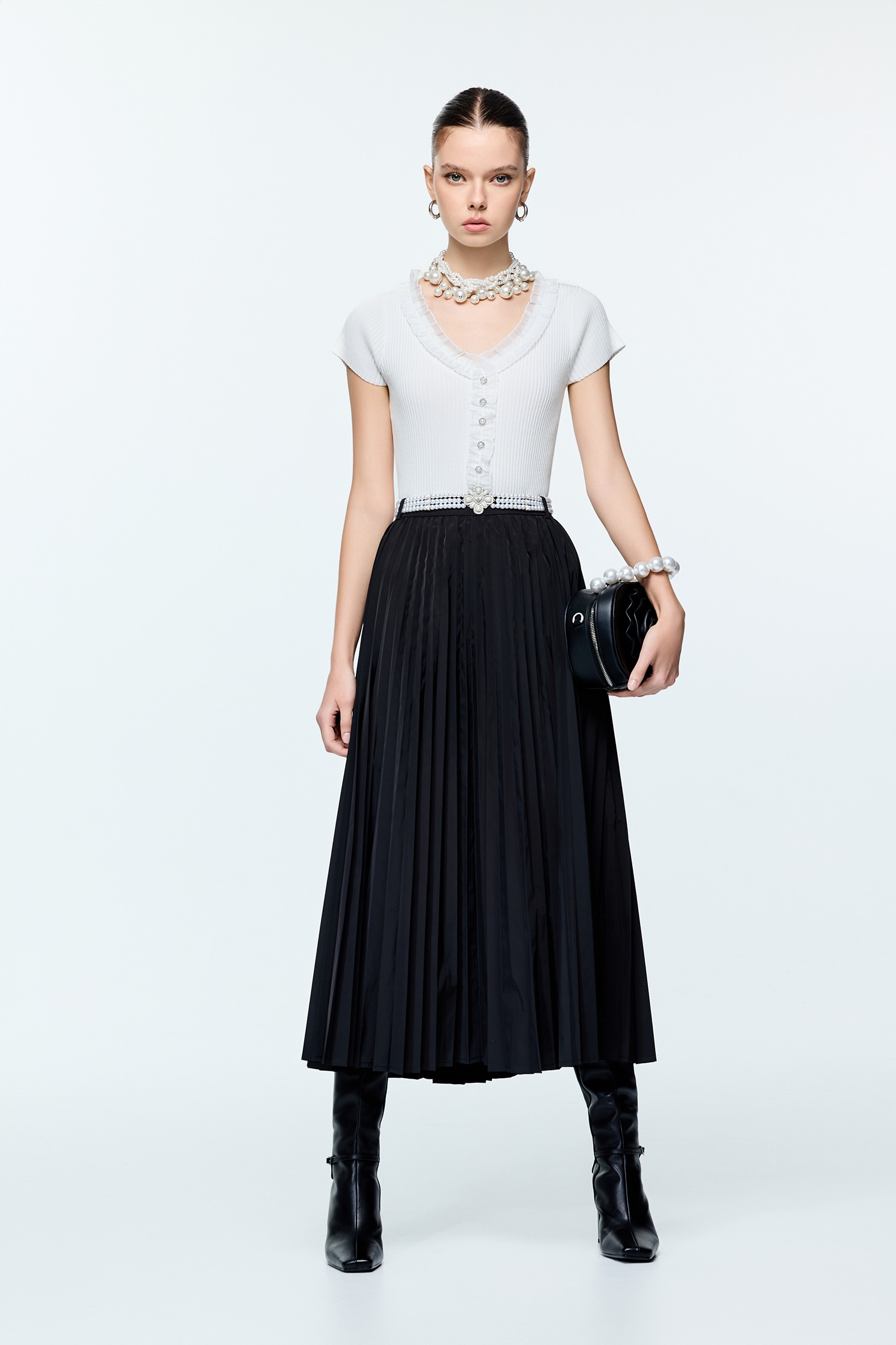 修身V領荷葉針織單品修身V領荷葉針織單品,上班OL穿搭,秋冬穿搭,約會特輯,荷葉,輕奢度假,輕奢渡假,針織,針織衫