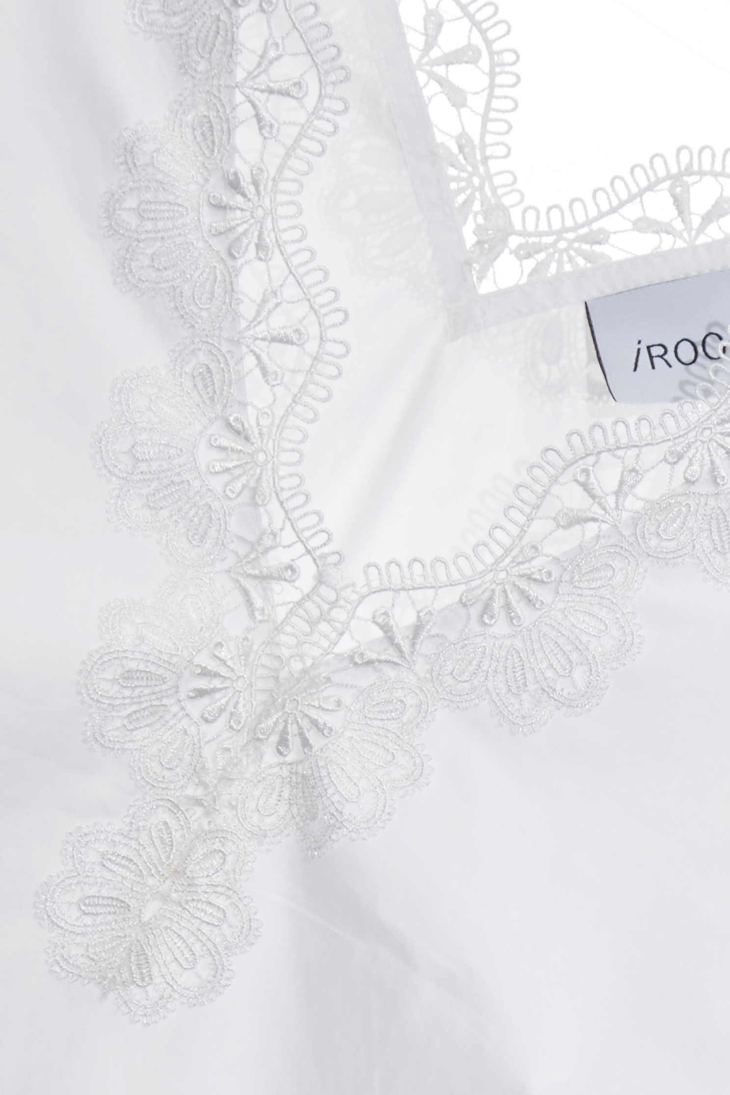 光學白崁蕾絲上衣光學白崁蕾絲上衣,V領上衣,上衣,人氣商品,秋冬穿搭,約會特輯,蕾絲,蕾絲上衣,輕奢度假,輕奢渡假