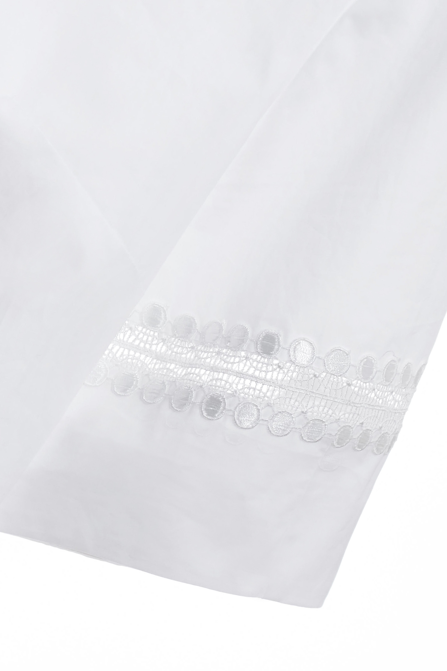 光學白崁蕾絲上衣光學白崁蕾絲上衣,V領上衣,上衣,人氣商品,秋冬穿搭,約會特輯,蕾絲,蕾絲上衣,輕奢度假,輕奢渡假