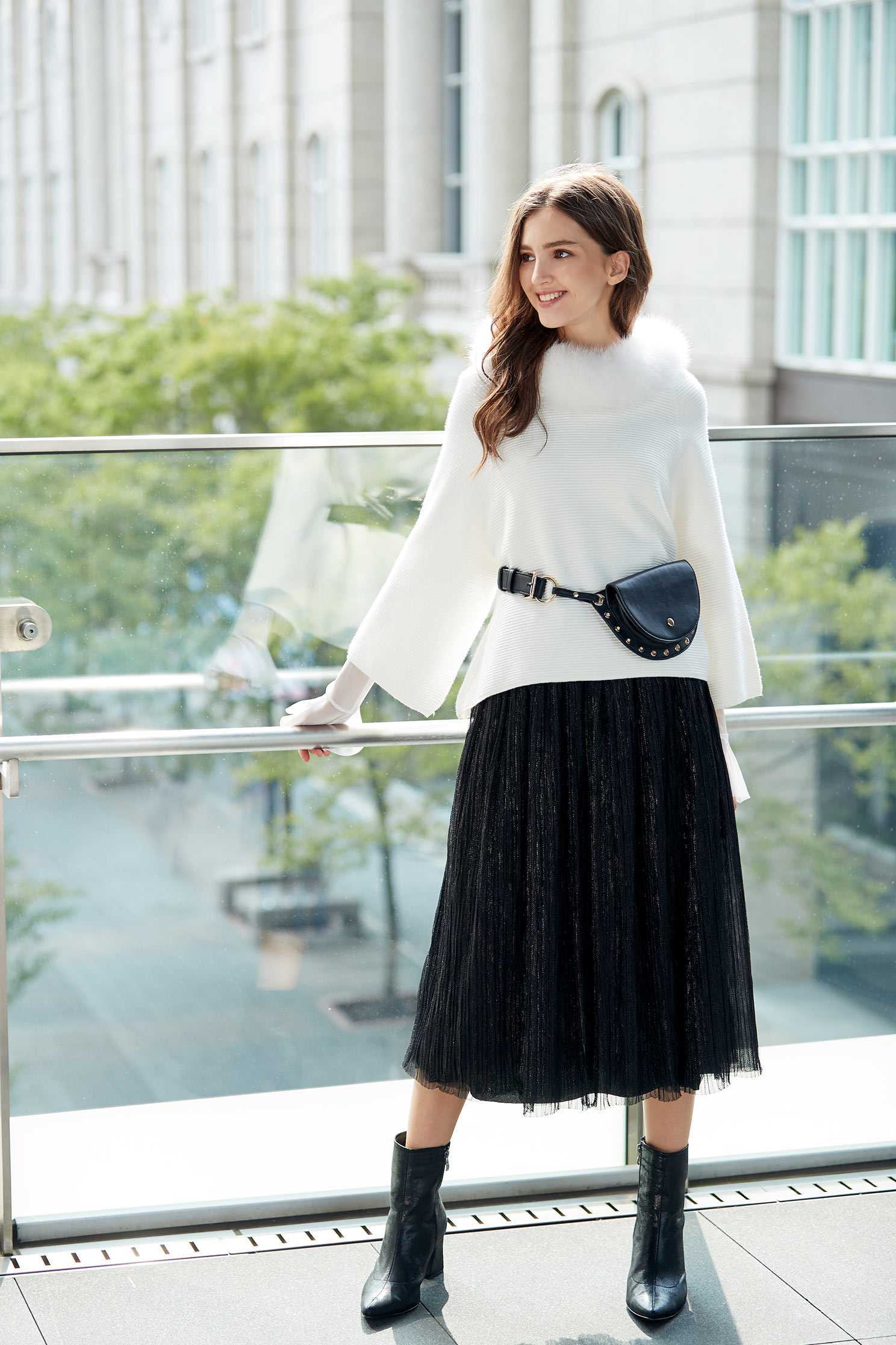The top with fluff on collar,top,whitetop,knittedtop,longsleevetop