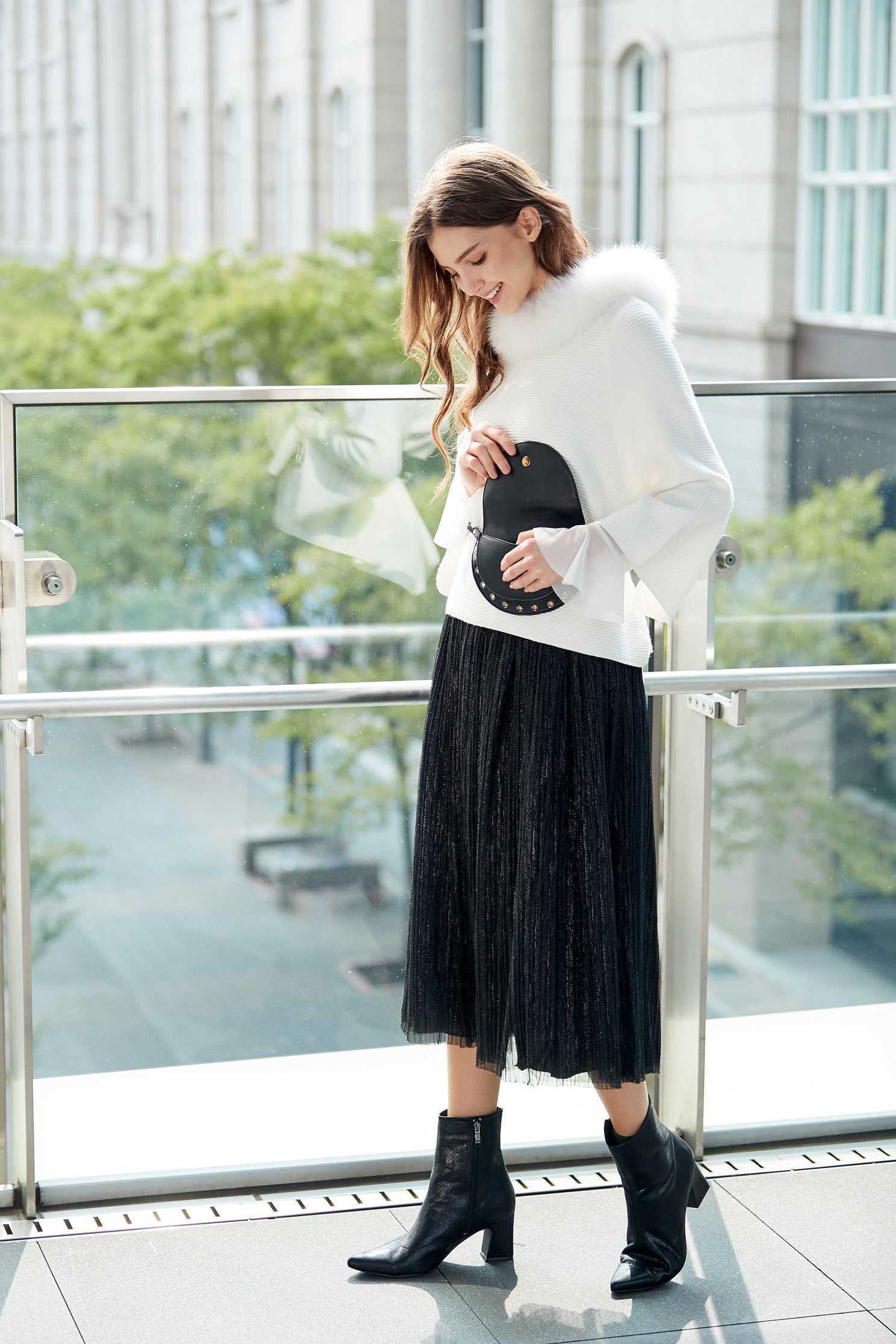 The top with fluff on collar,top,whitetop,knittedtop,longsleevetop