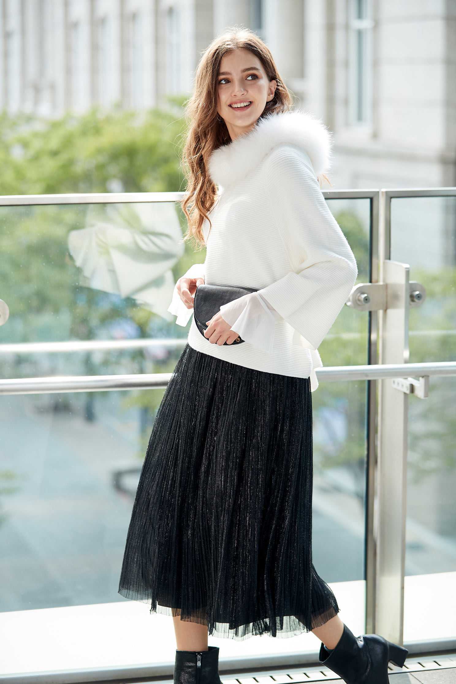 The top with fluff on collar,top,whitetop,knittedtop,longsleevetop