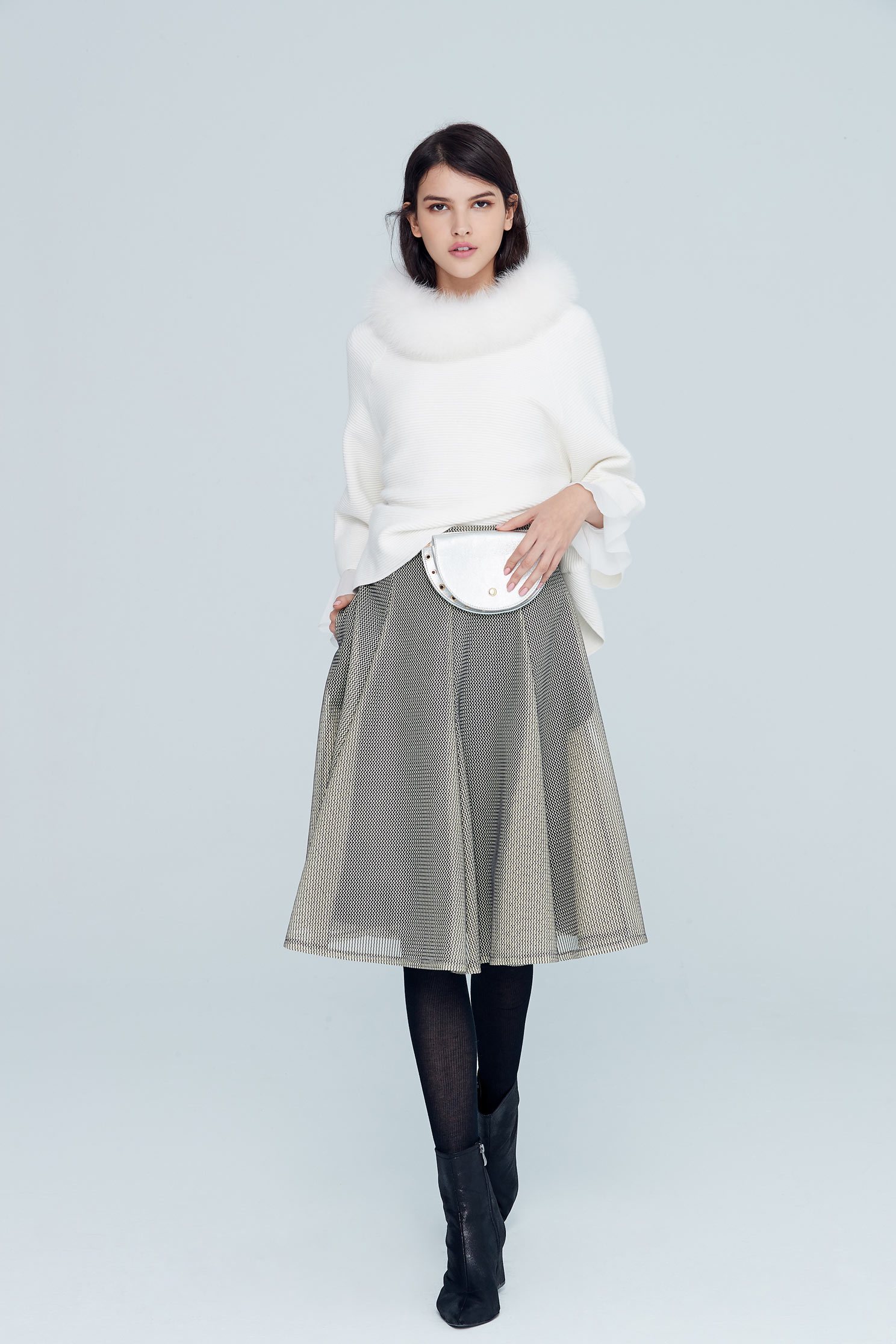 The top with fluff on collar,top,whitetop,knittedtop,longsleevetop