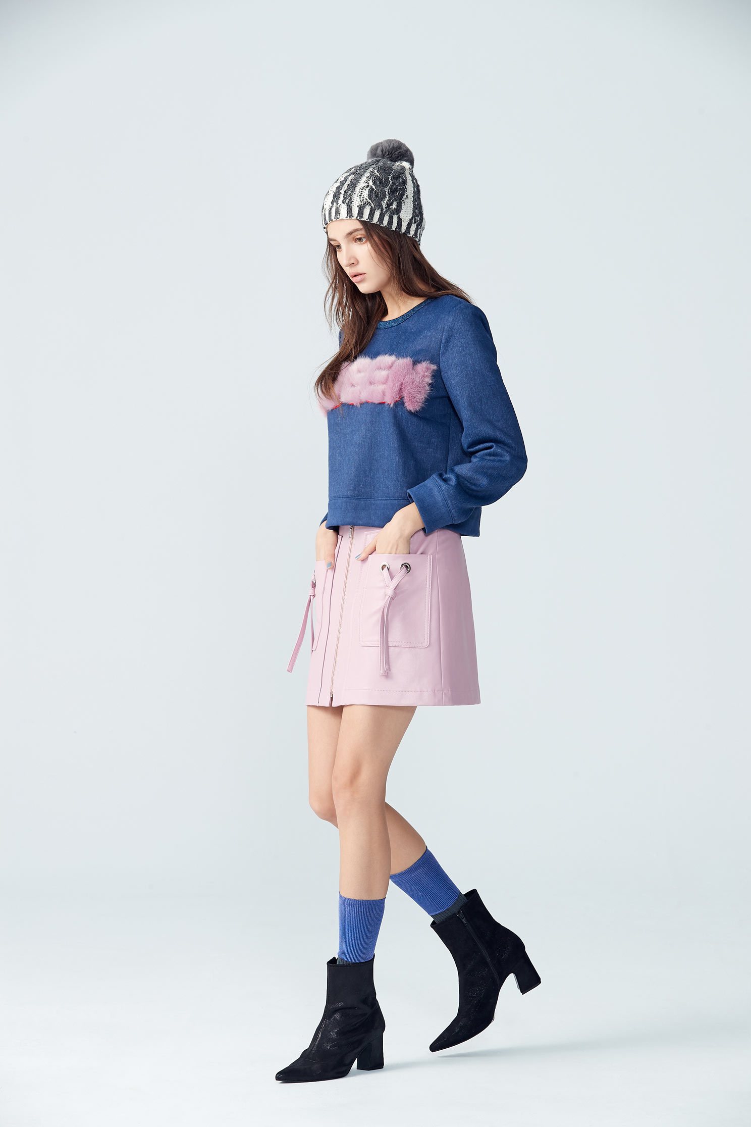 Three-dimensional lettering shirt,top,longsleevetop