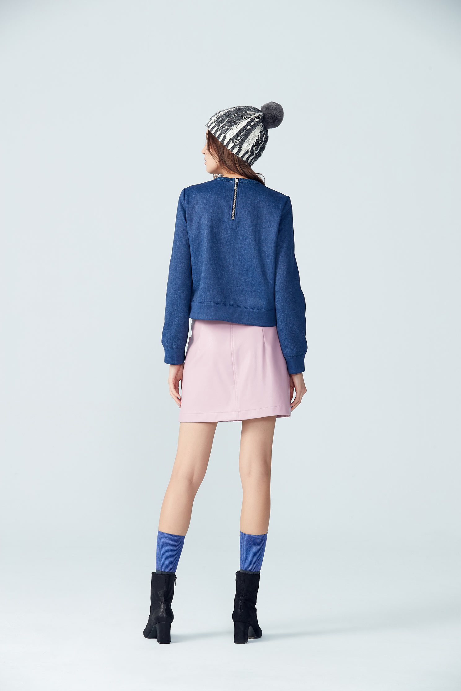 Three-dimensional lettering shirt,top,longsleevetop