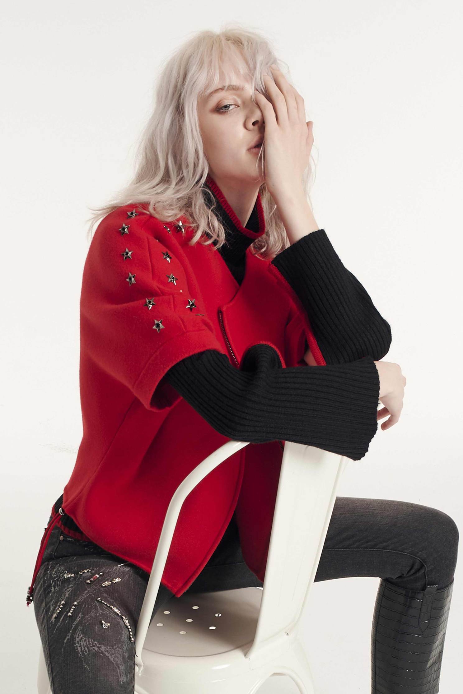 High-necked croisser knitwear,newyearred,knitting,knittedtop,knittedtop,longsleevetop,turtlenecktop,blacktop