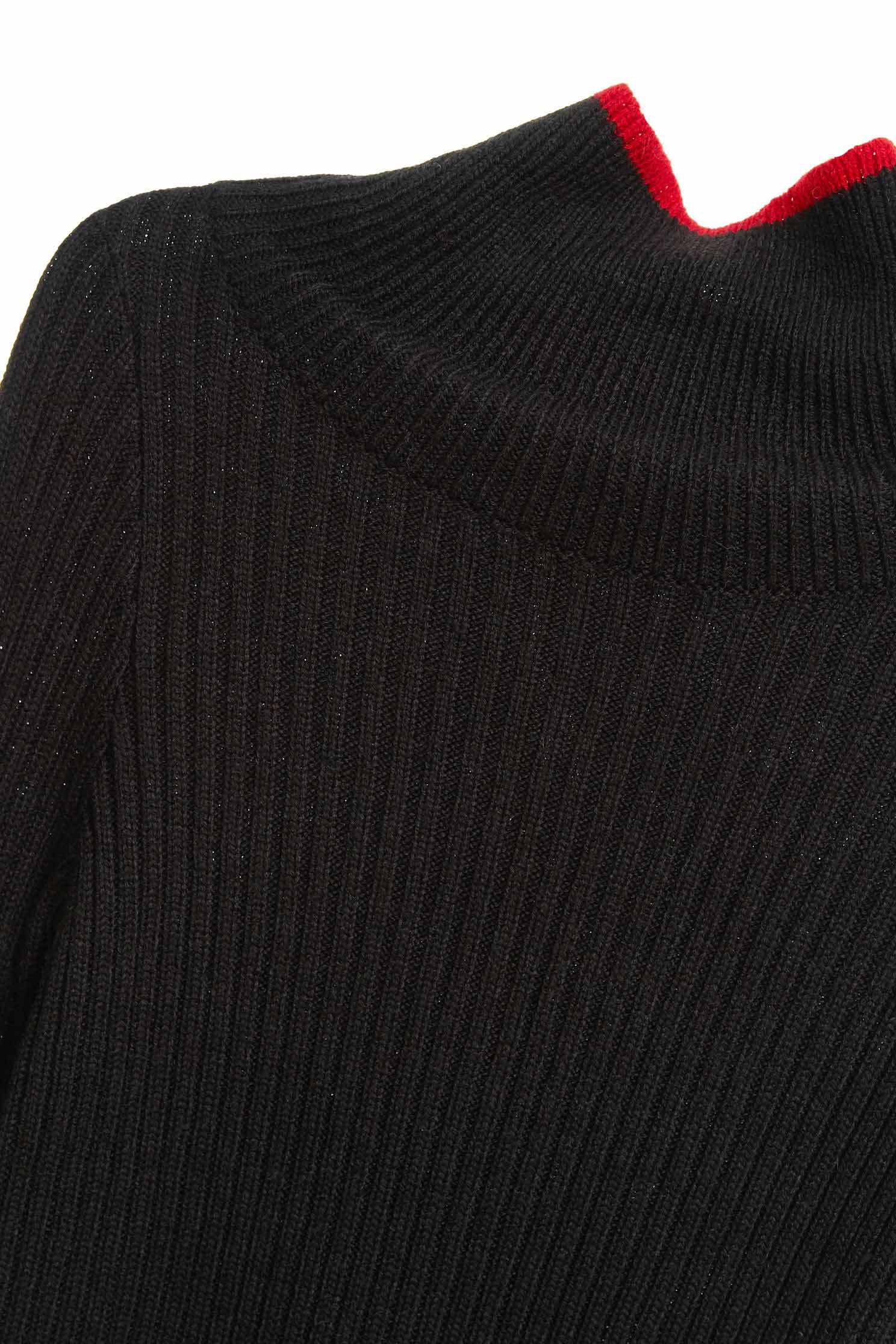 High-necked croisser knitwear,newyearred,knitting,knittedtop,knittedtop,longsleevetop,turtlenecktop,blacktop