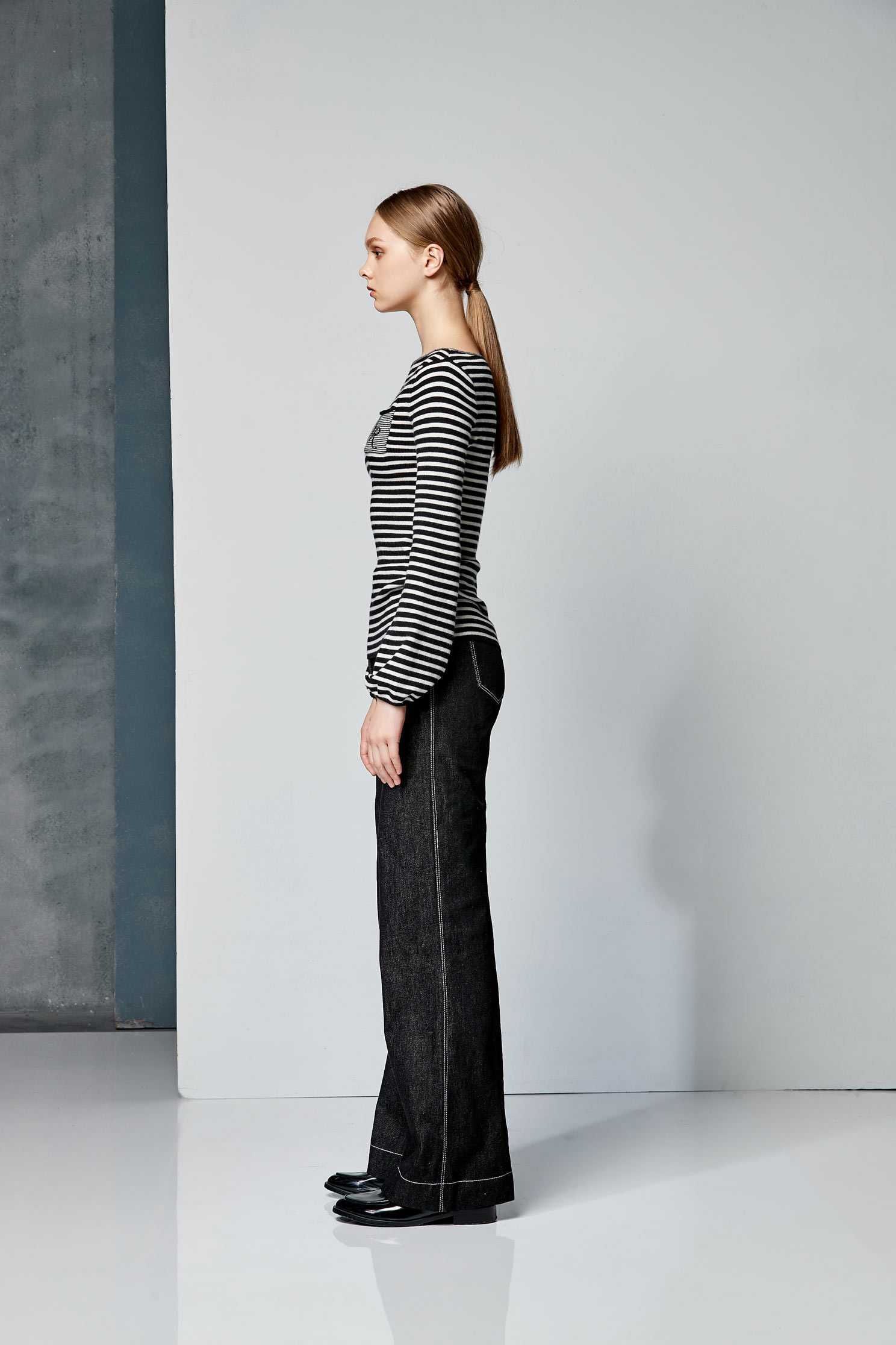 Black/white thin stripes knitting top,top,knitting,knittedtop,knittedtop,longsleevetop